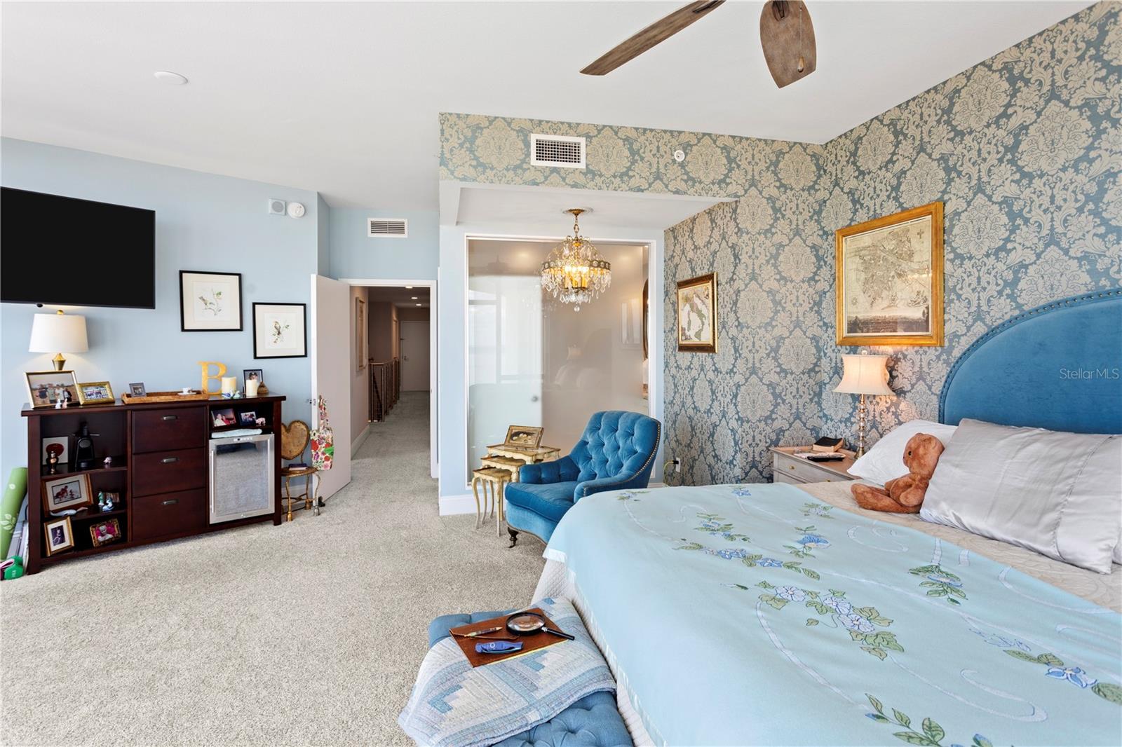 SIGNATURE PLACE CONDO - Residential