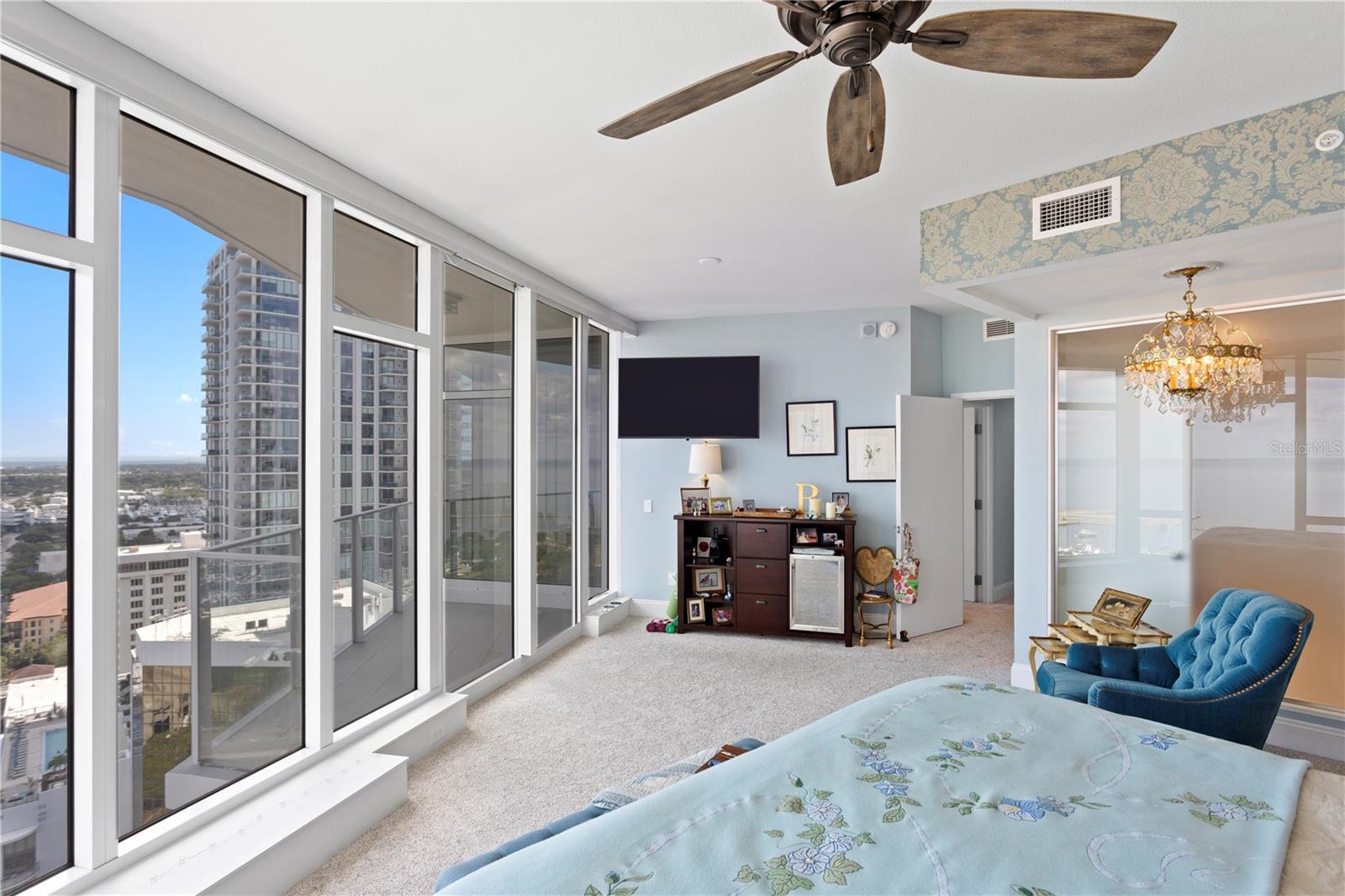 SIGNATURE PLACE CONDO - Residential