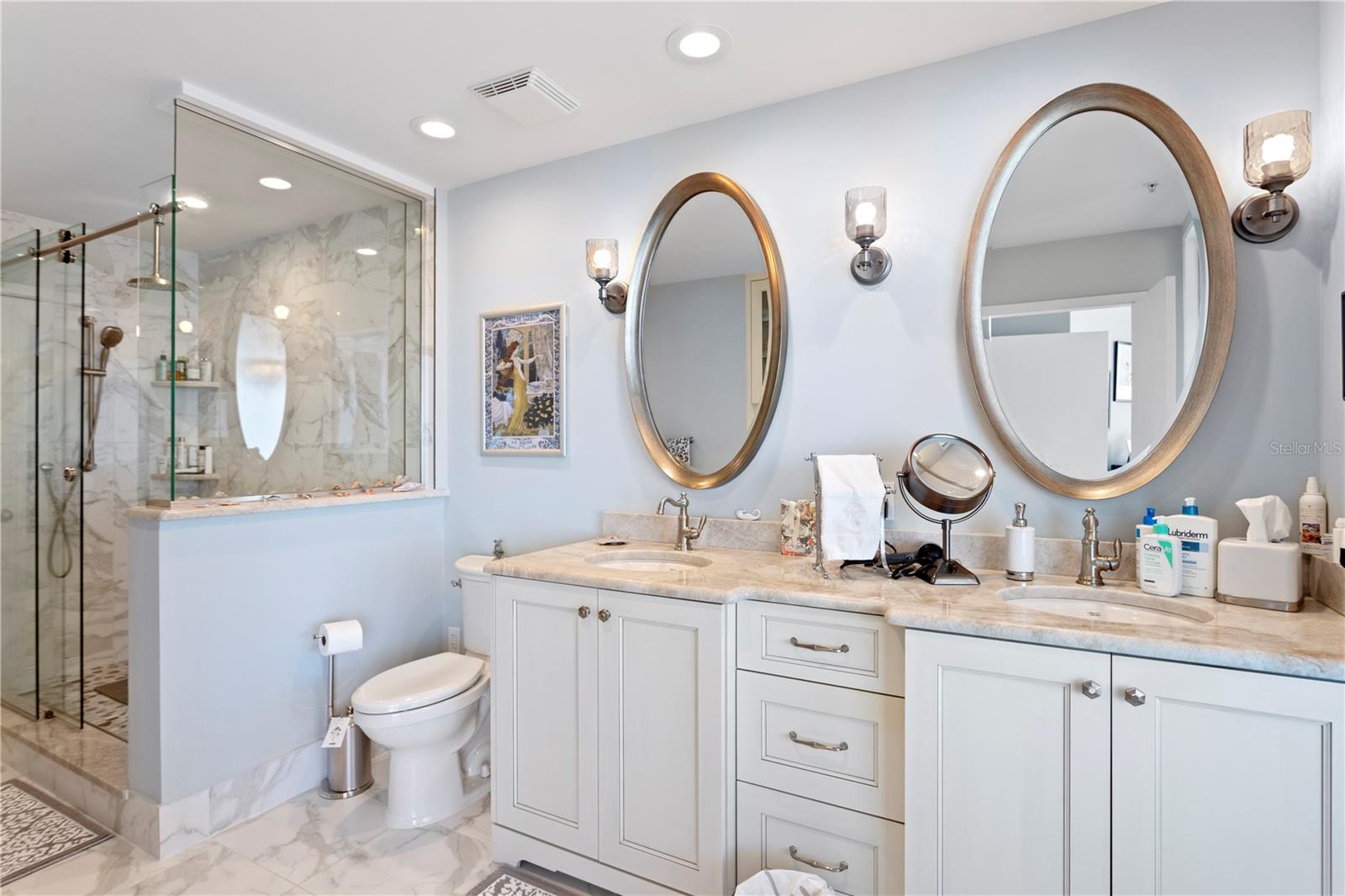 SIGNATURE PLACE CONDO - Residential