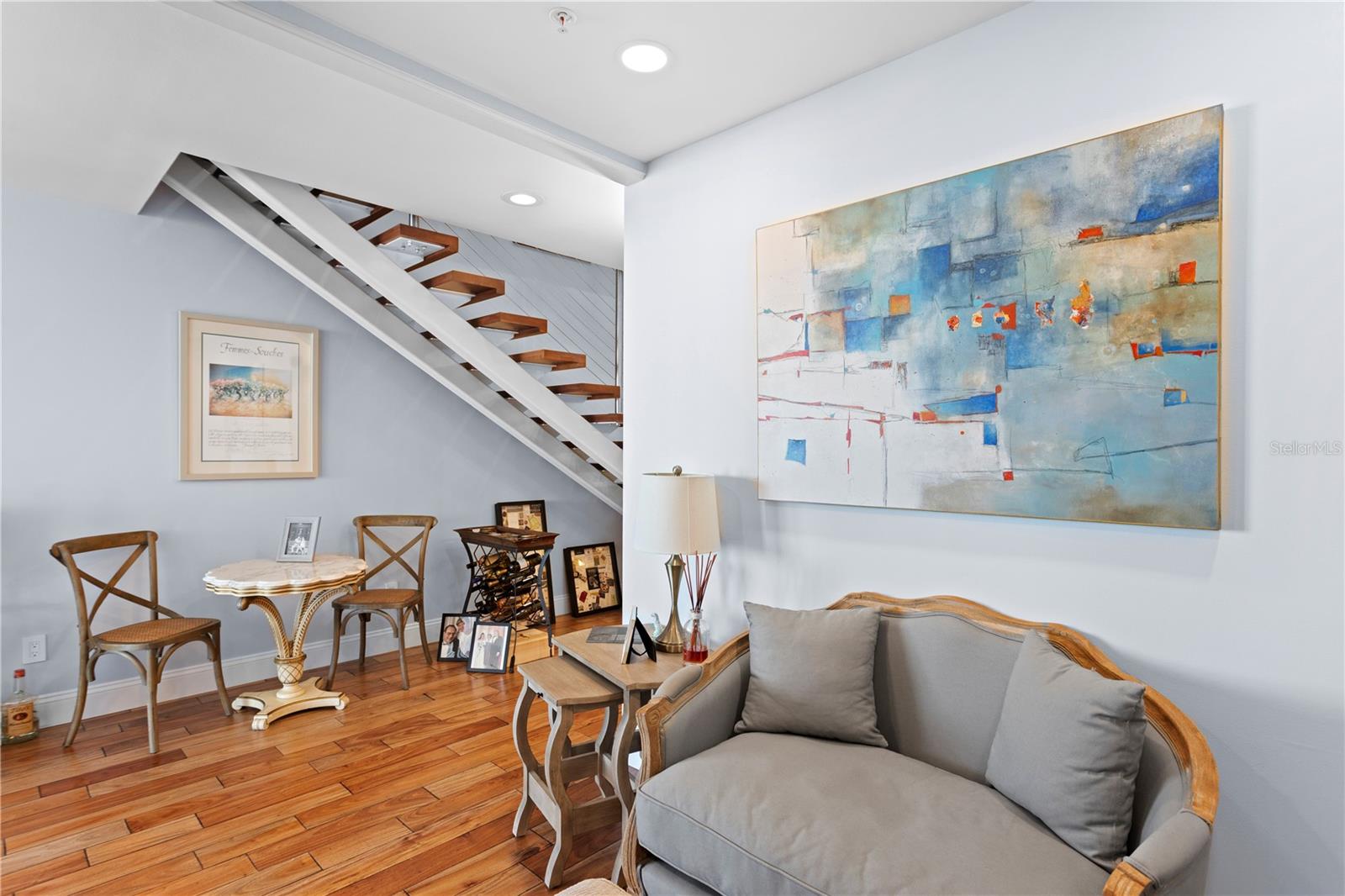 SIGNATURE PLACE CONDO - Residential