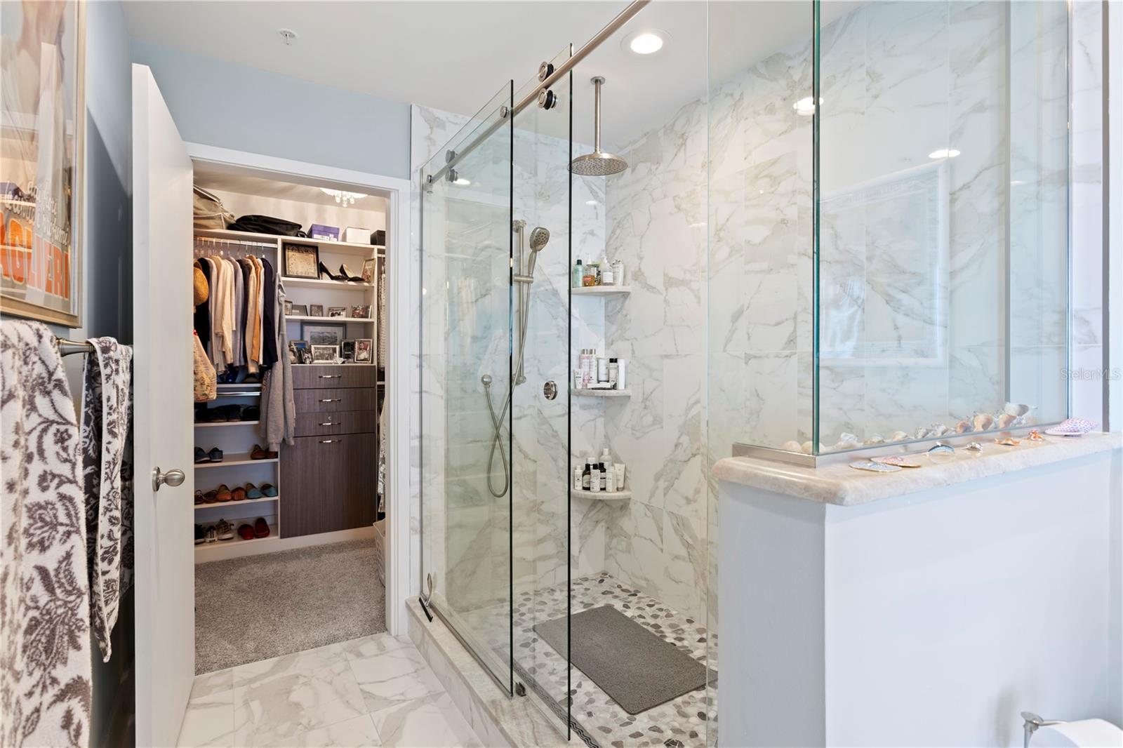 SIGNATURE PLACE CONDO - Residential
