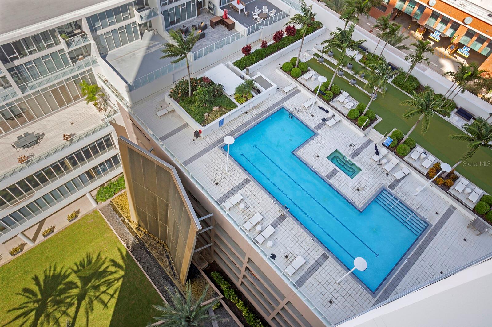 SIGNATURE PLACE CONDO - Residential
