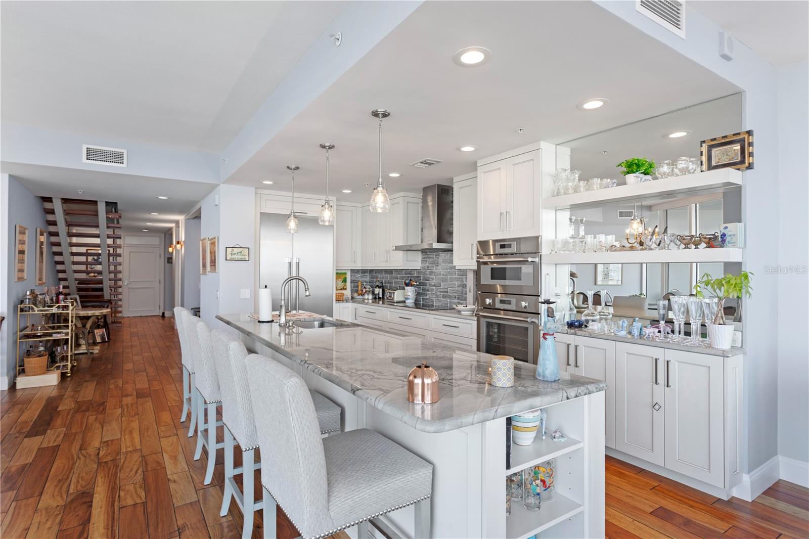 SIGNATURE PLACE CONDO - Residential