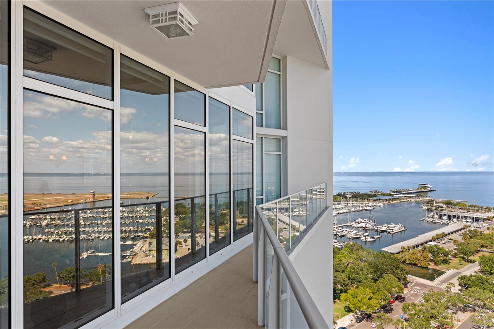 SIGNATURE PLACE CONDO - Residential