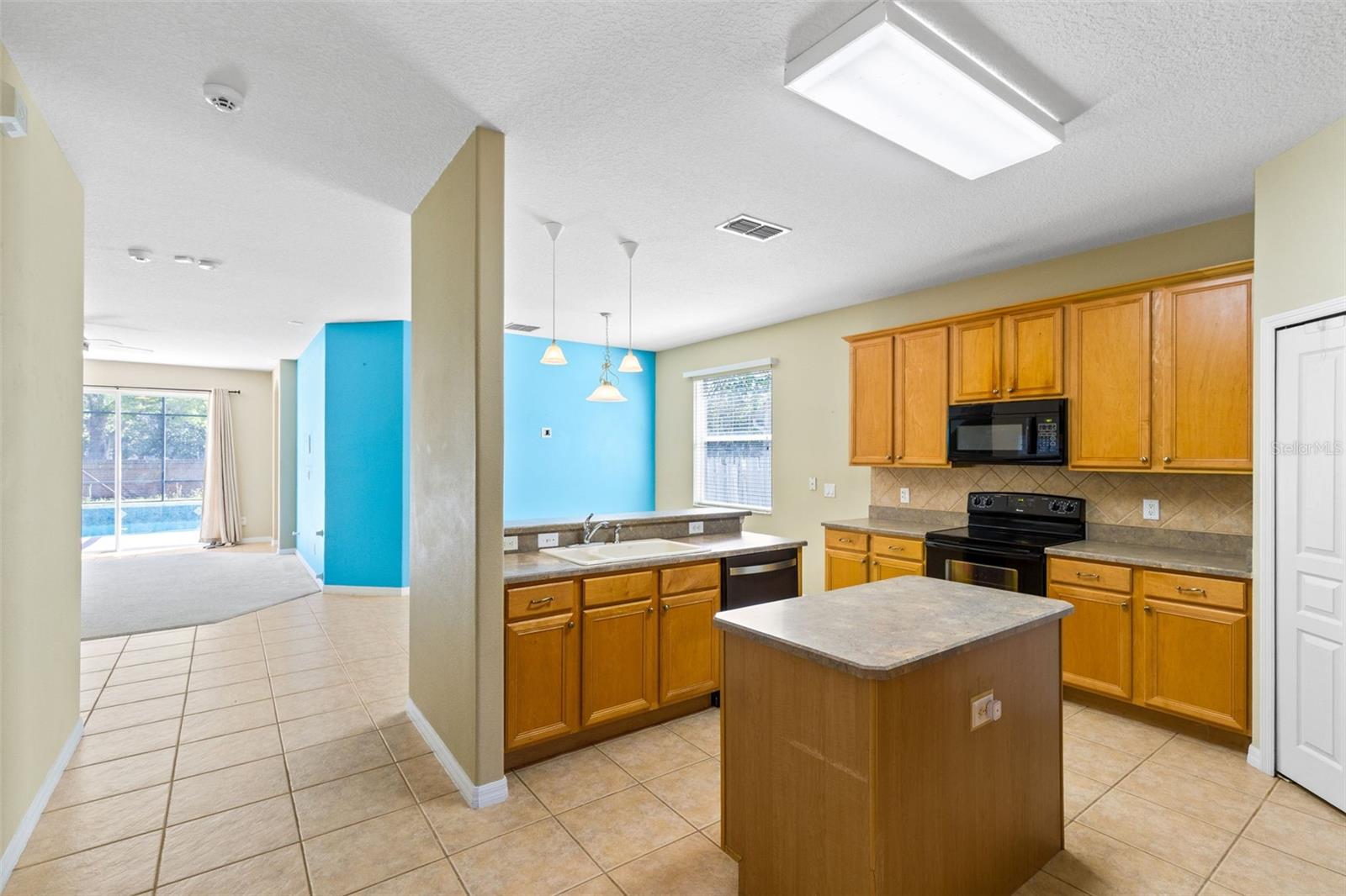 VISTA LAKES VILLAGE - Residential