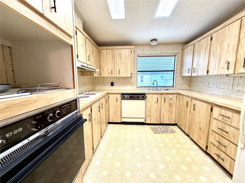 Photo of 3014 Rainbow Road, Tavares, FL 32778 (MLS # G5113930)