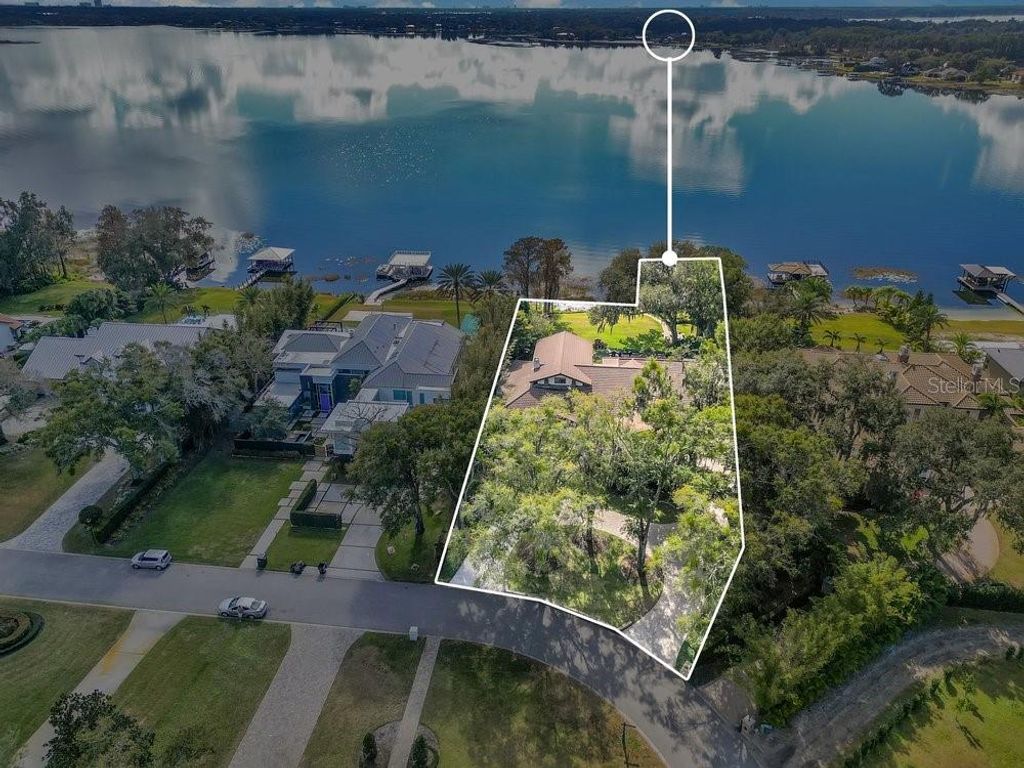 Photo of 10577 Down Lakeview Circle, Windermere, FL 34786 (MLS # O6396406)