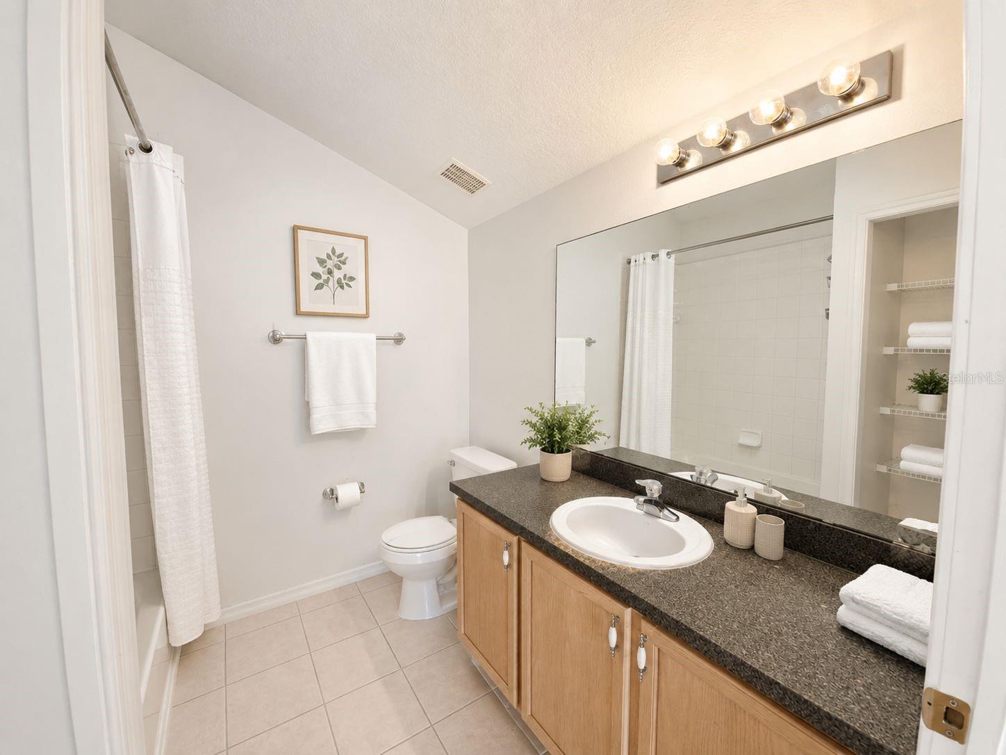 HAMPTON ESTATES - Residential