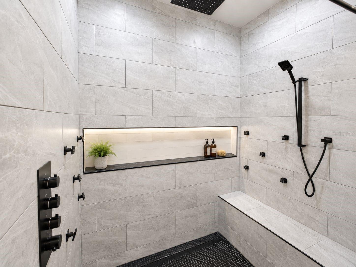HAMPTON ESTATES - Residential