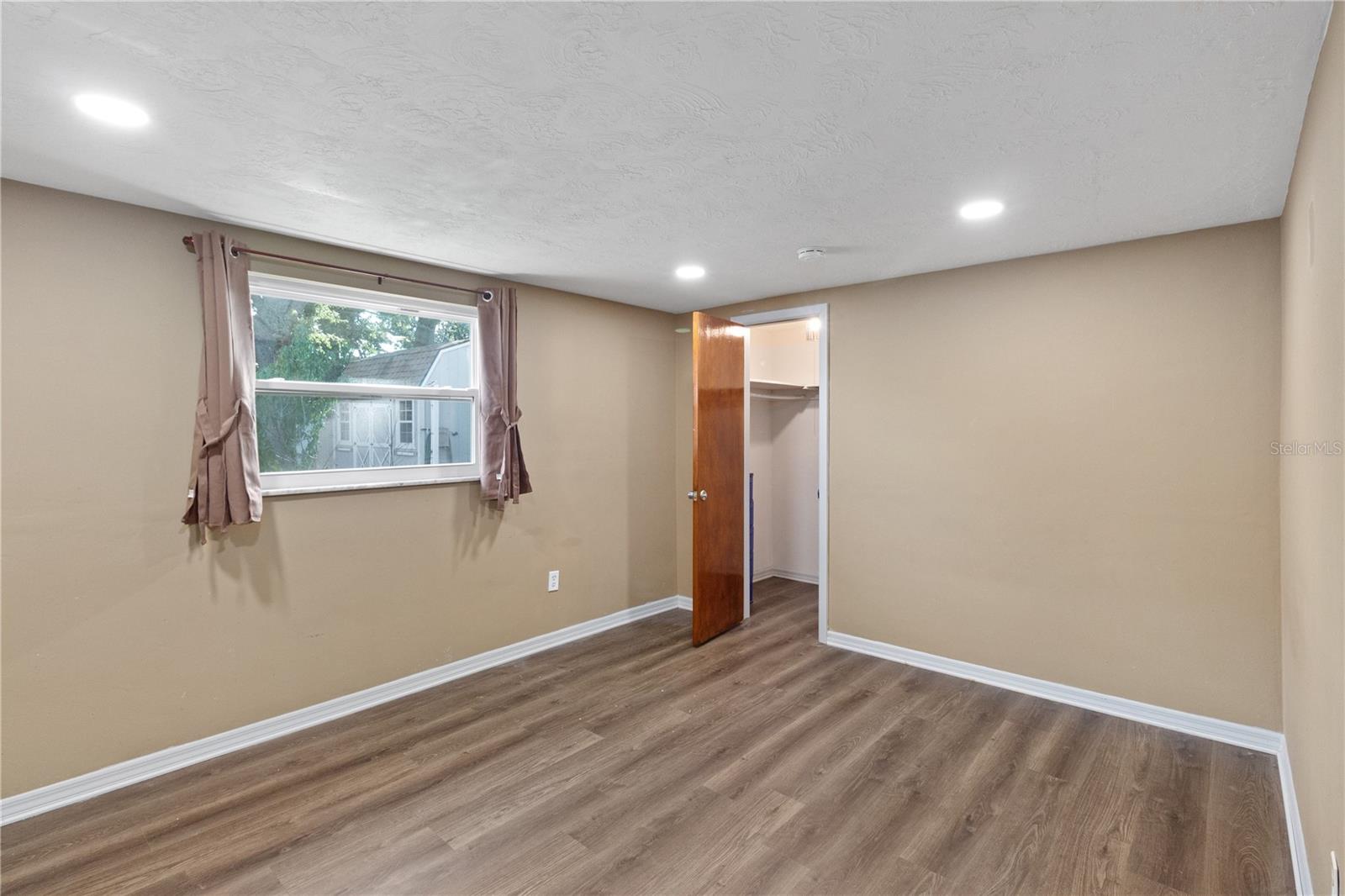 ALOHA GARDENS - Residential