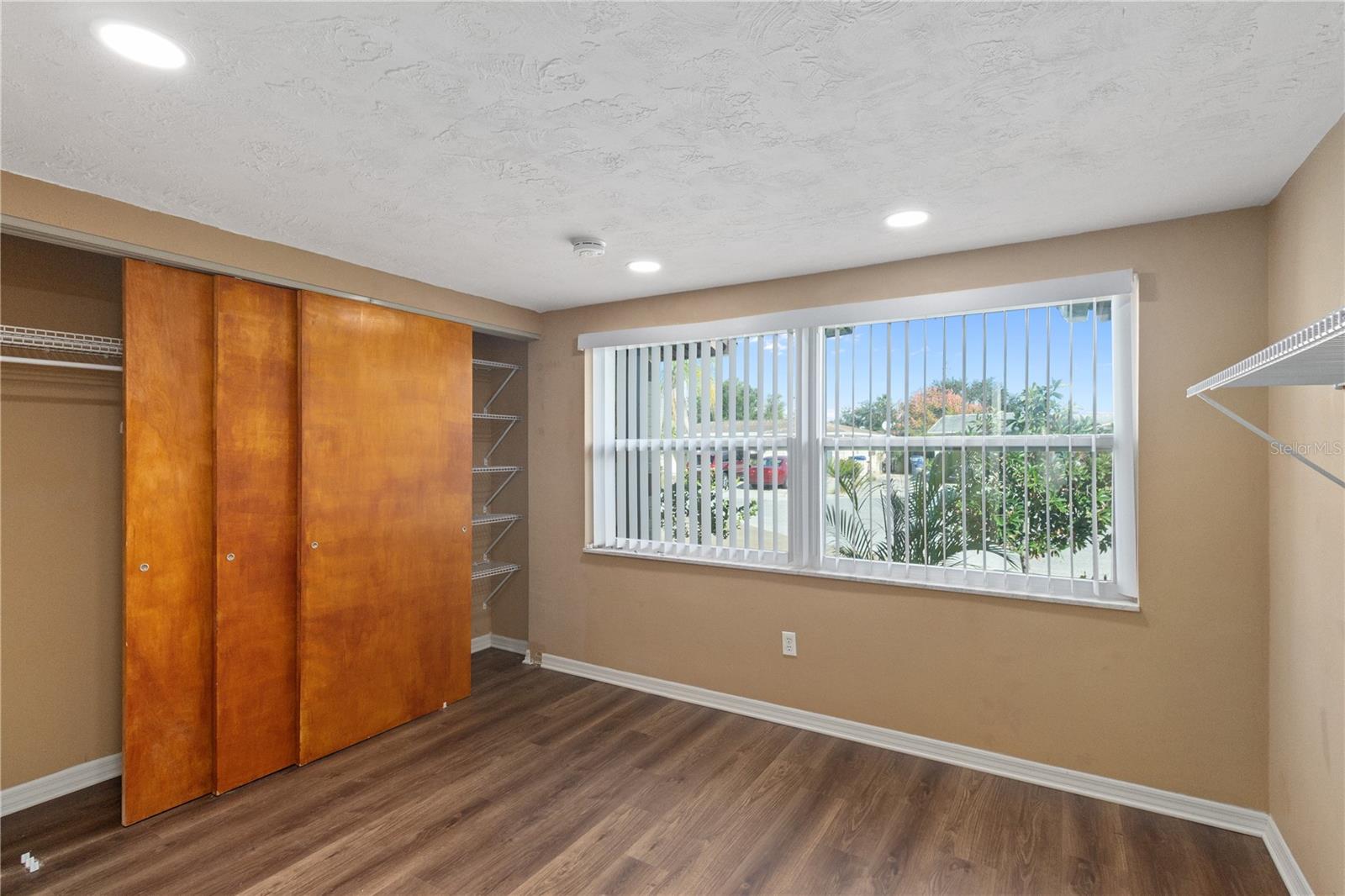 ALOHA GARDENS - Residential