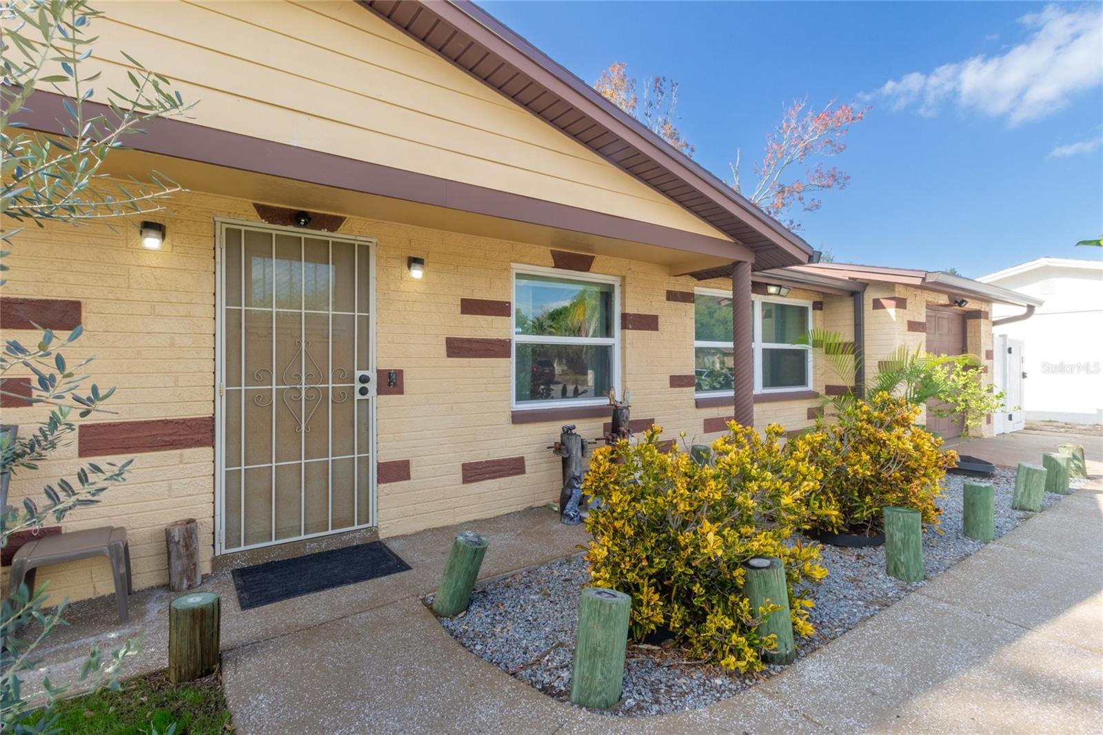 ALOHA GARDENS - Residential