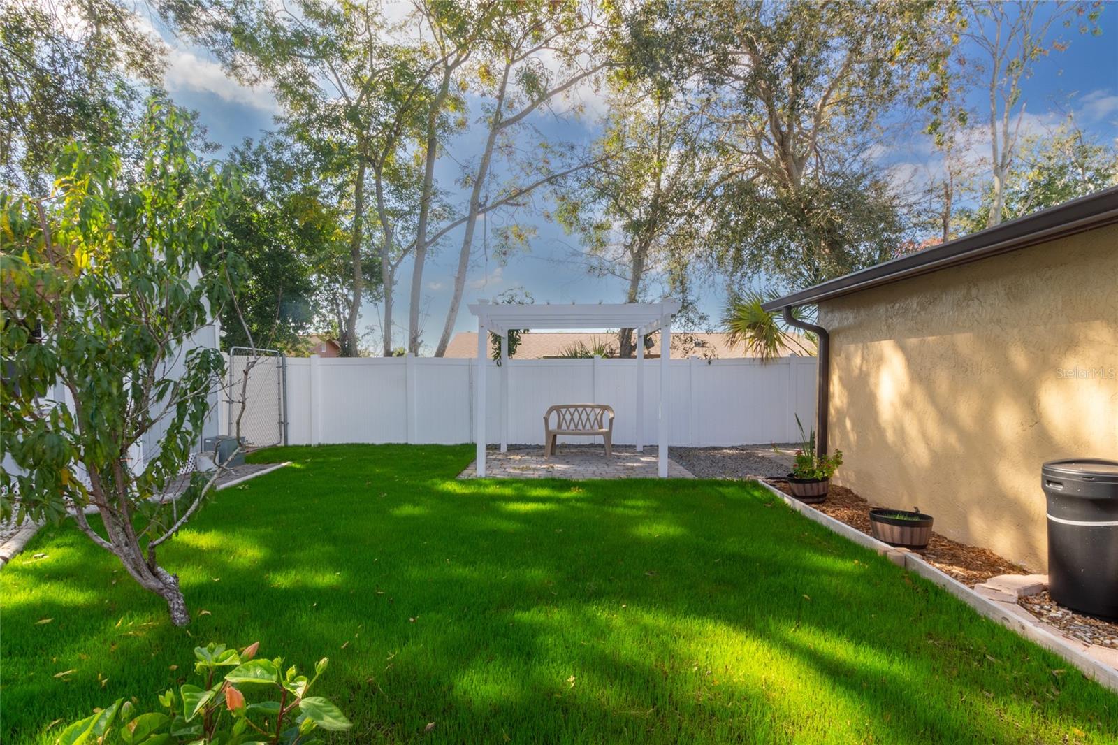 ALOHA GARDENS - Residential