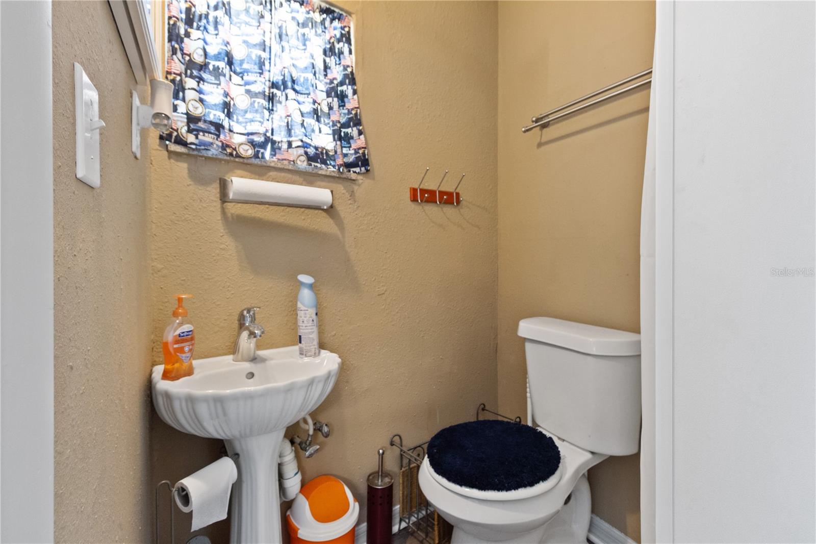 ALOHA GARDENS - Residential