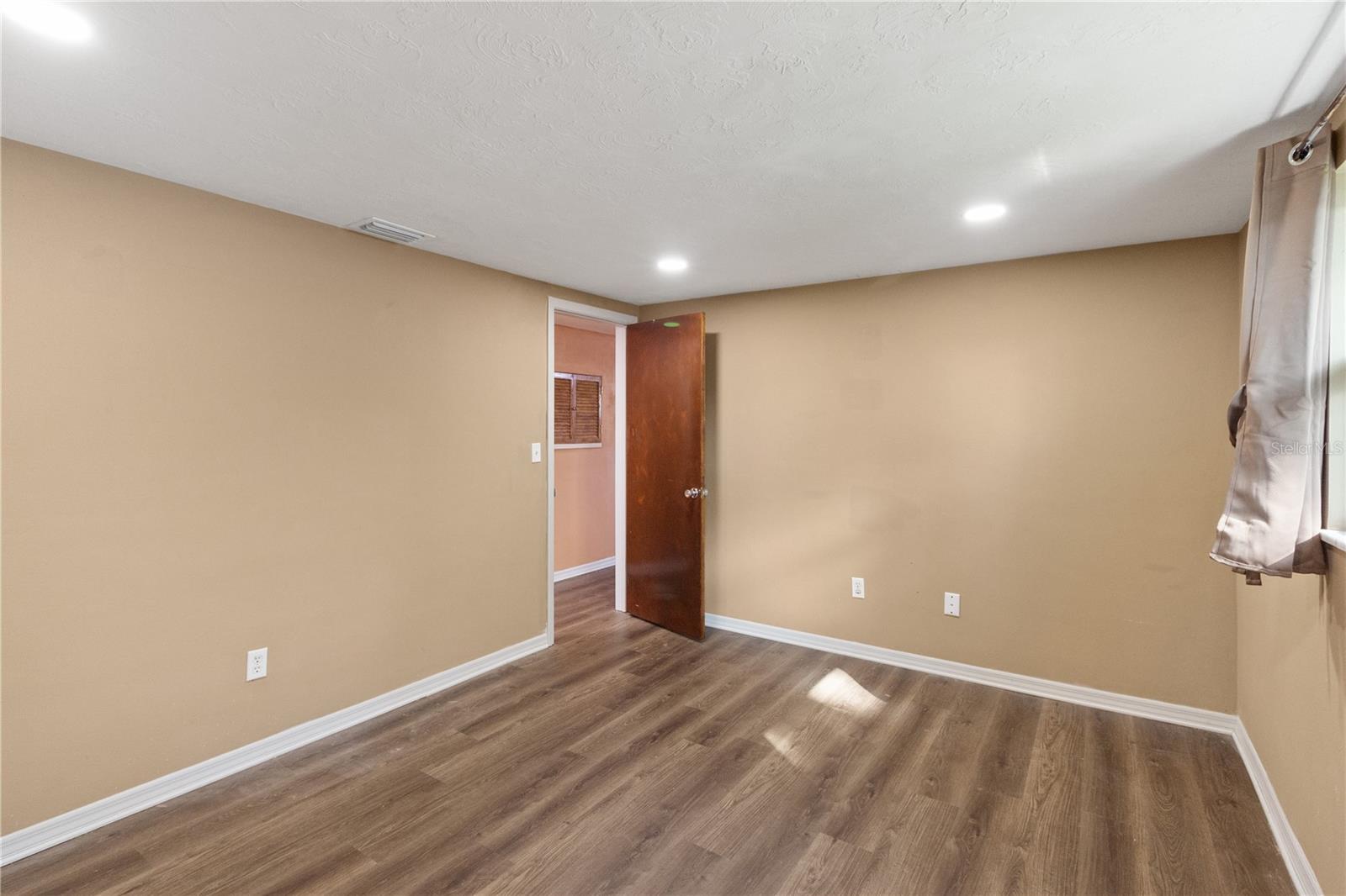 ALOHA GARDENS - Residential