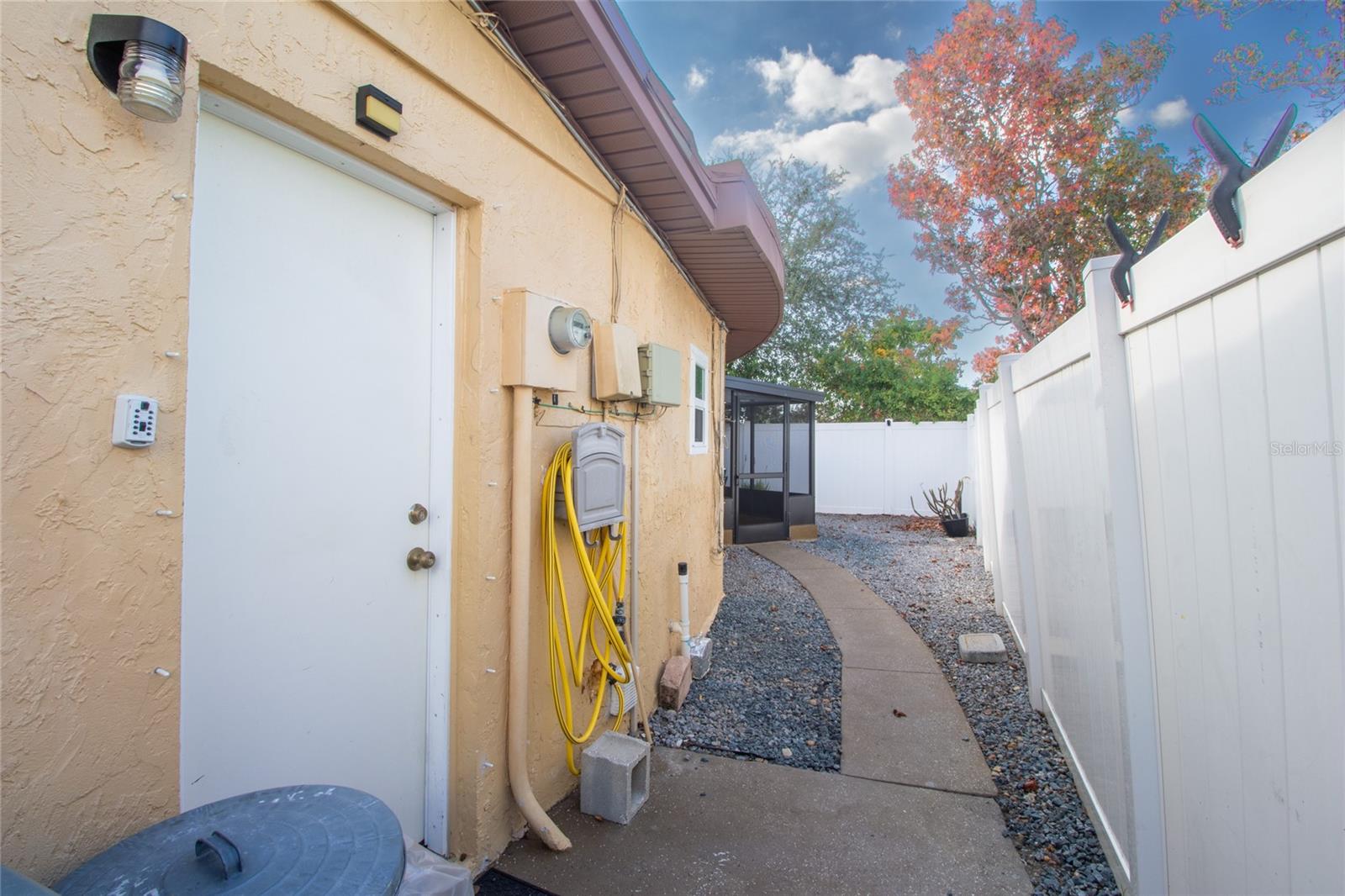 ALOHA GARDENS - Residential