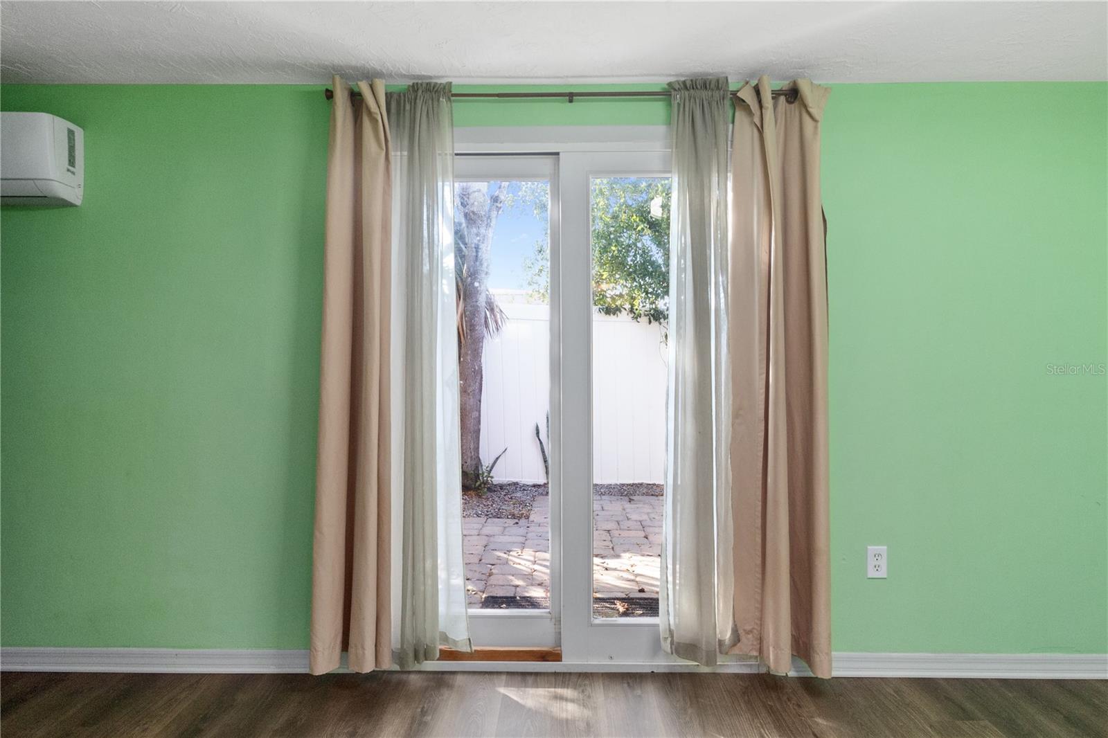 ALOHA GARDENS - Residential