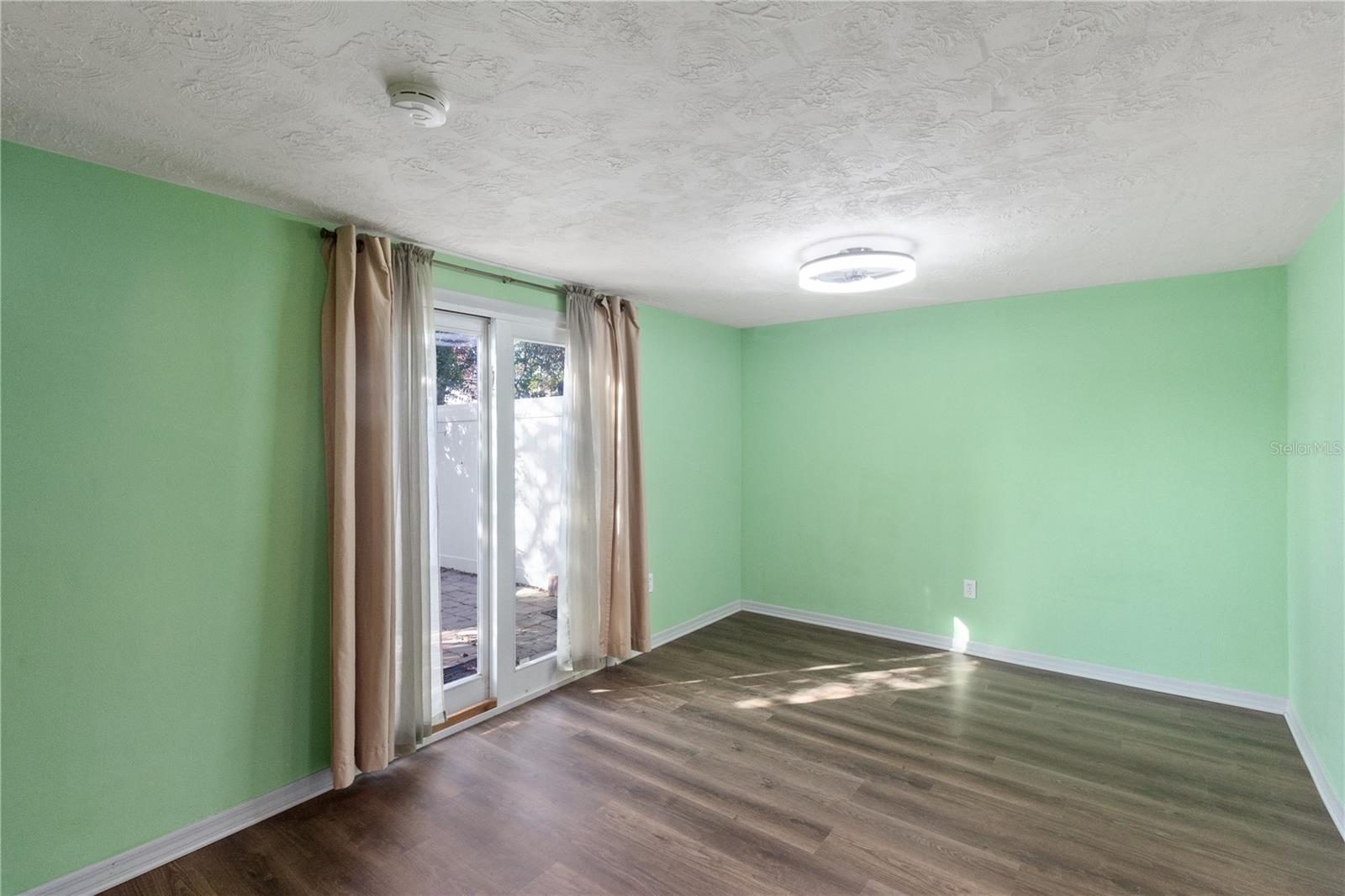 ALOHA GARDENS - Residential