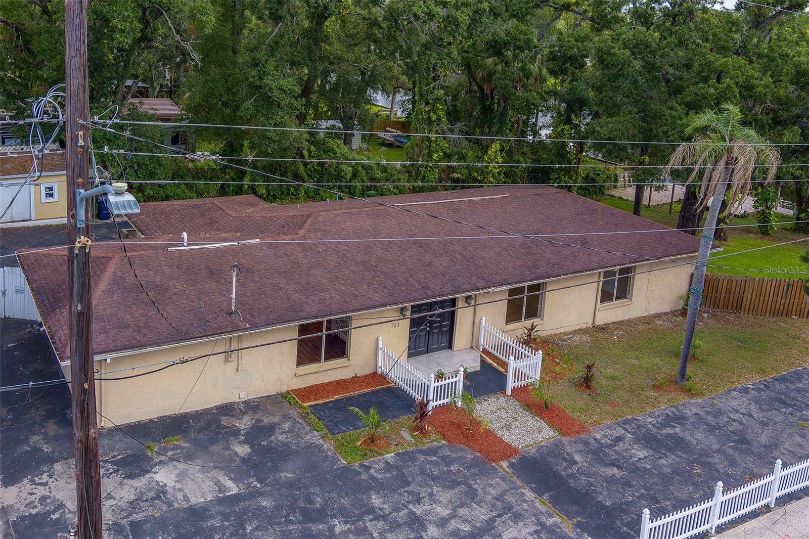 703 W SLIGH AVENUE