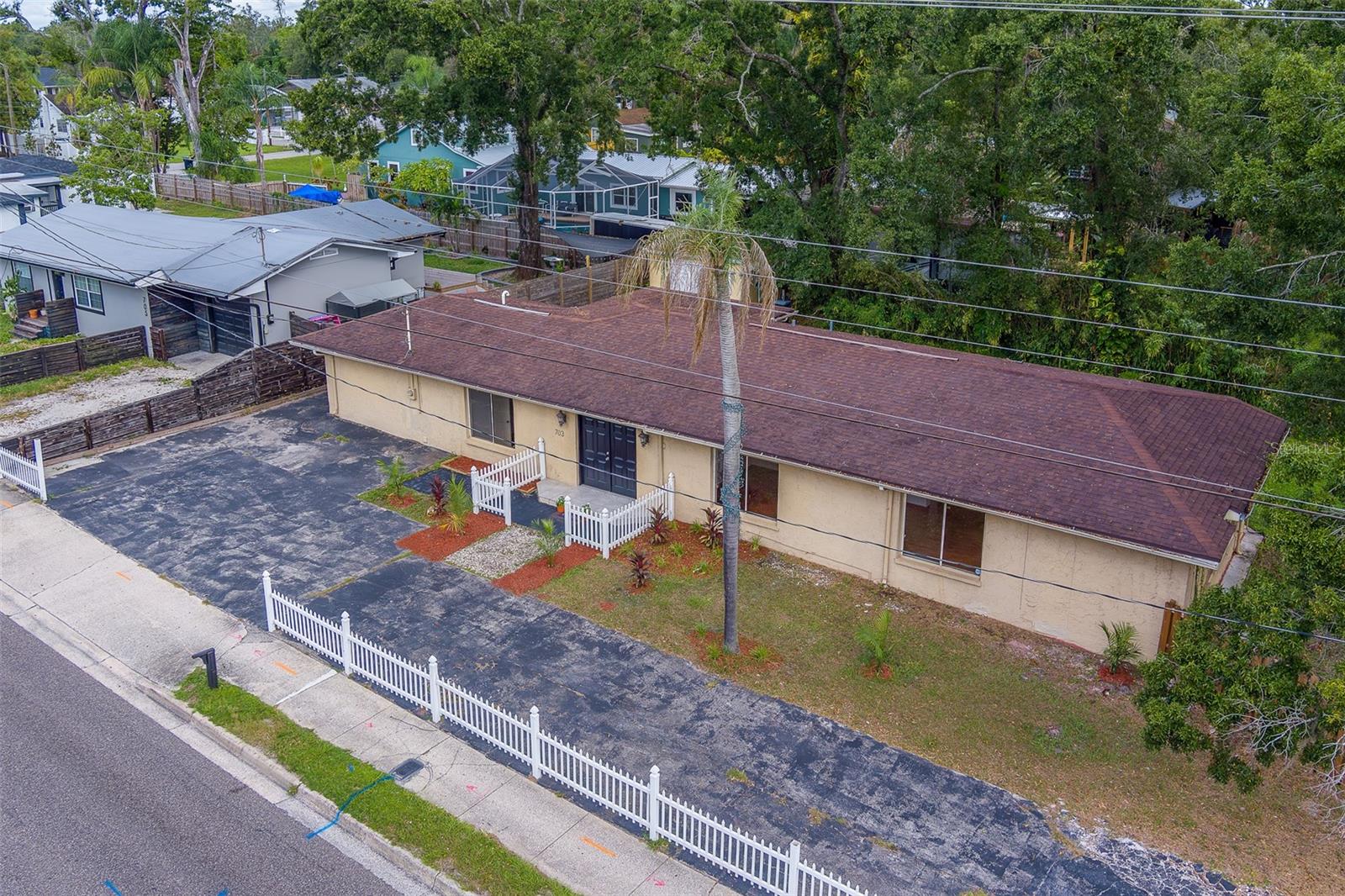 703 W SLIGH AVENUE