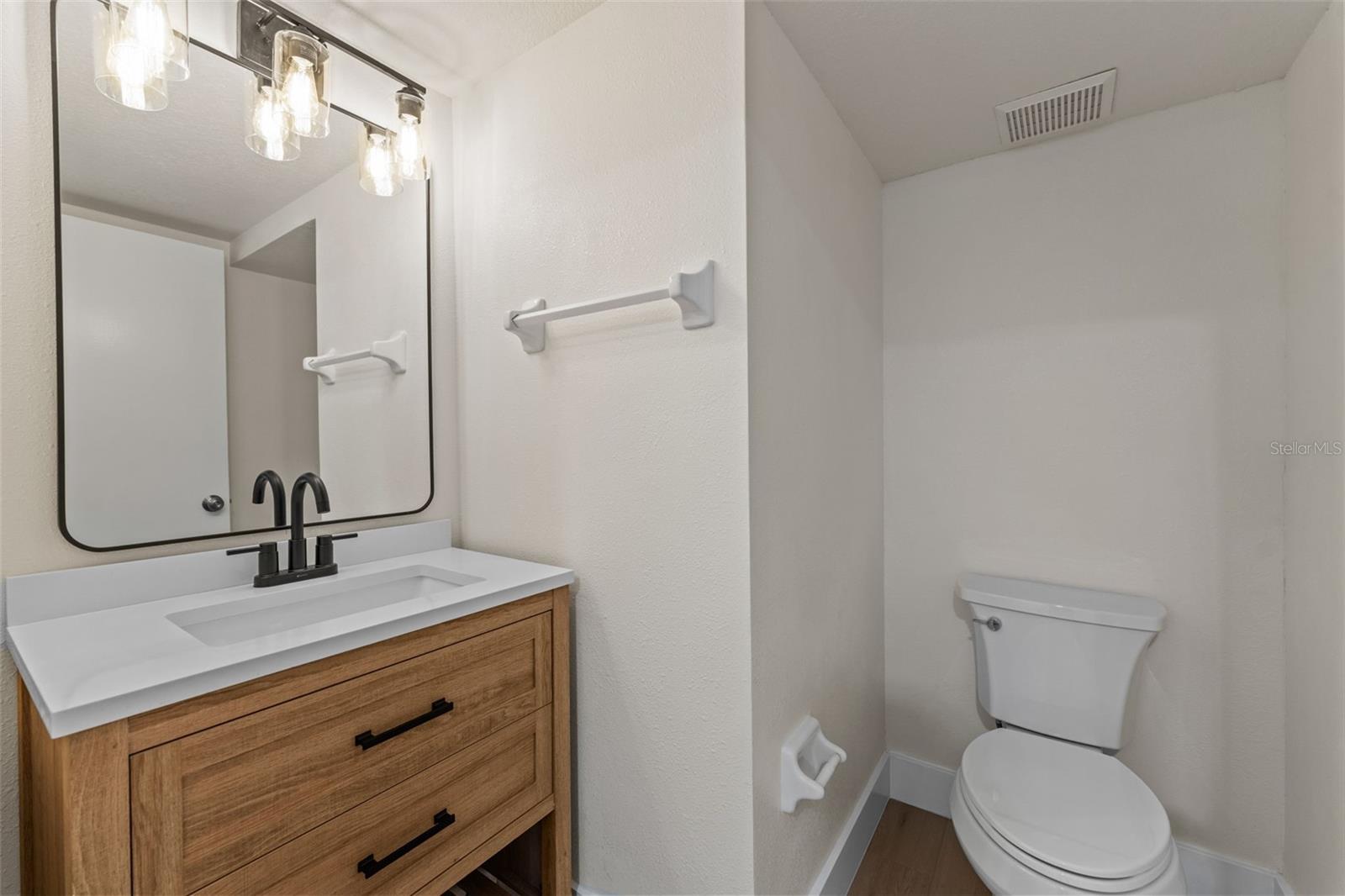 OVERLOOK - Residential Lease