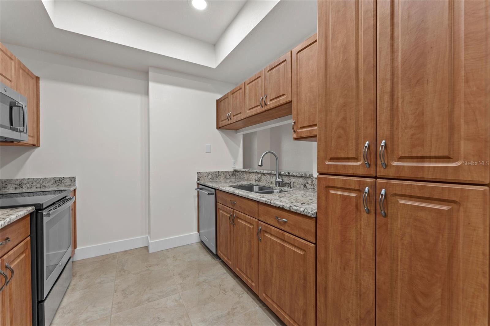 OVERLOOK - Residential Lease