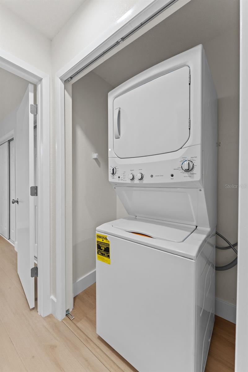 OVERLOOK - Residential Lease