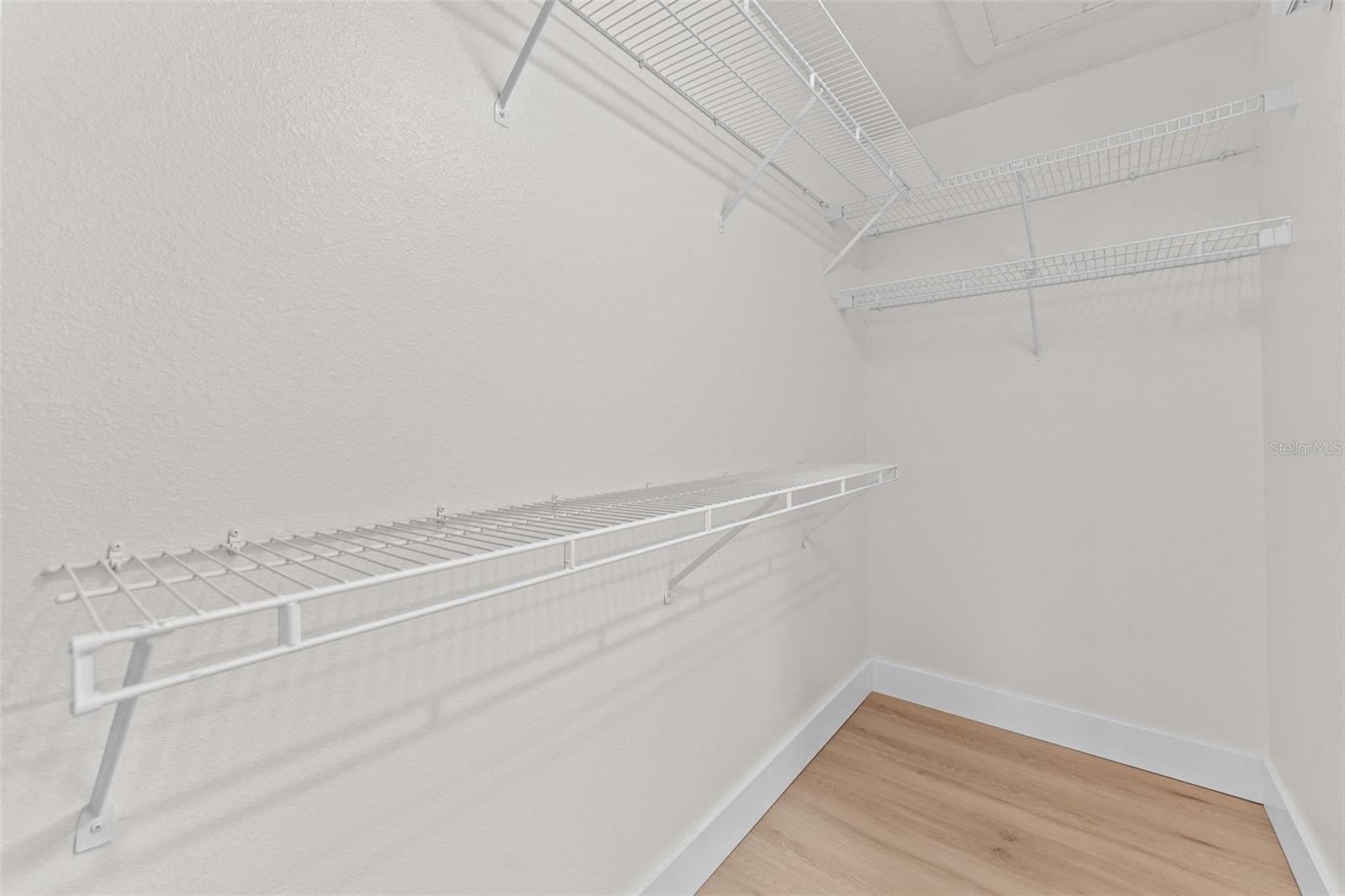 OVERLOOK - Residential Lease