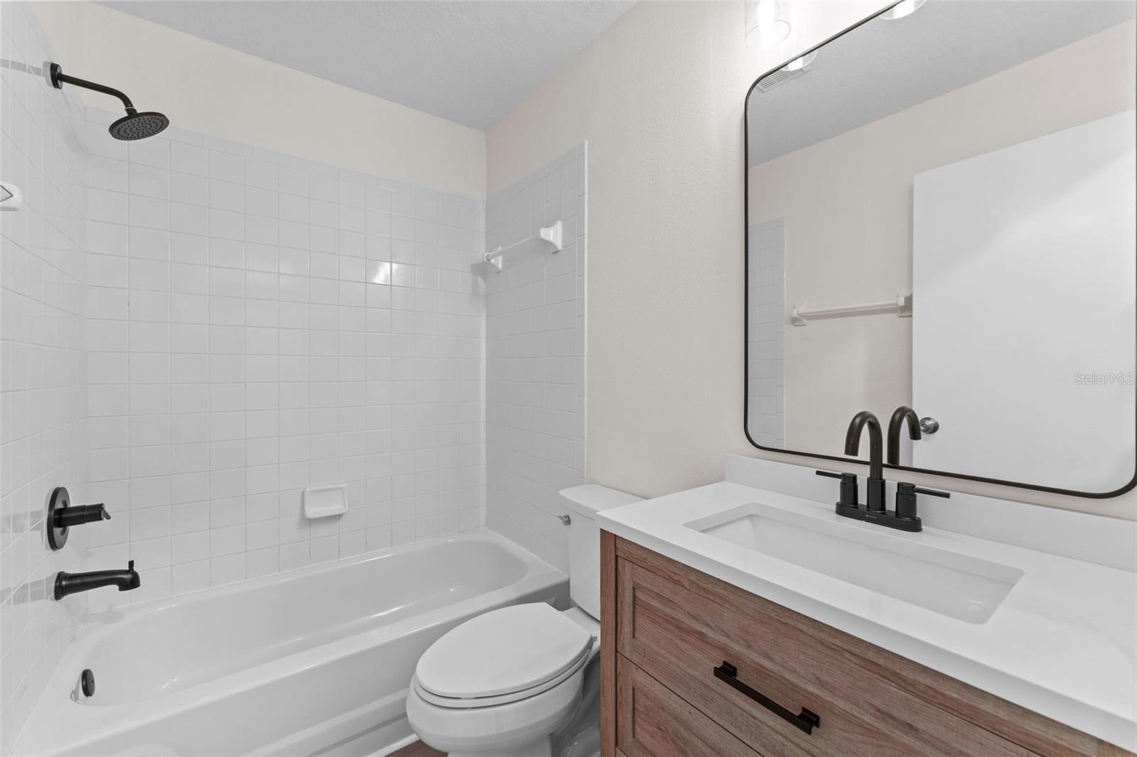 OVERLOOK - Residential Lease