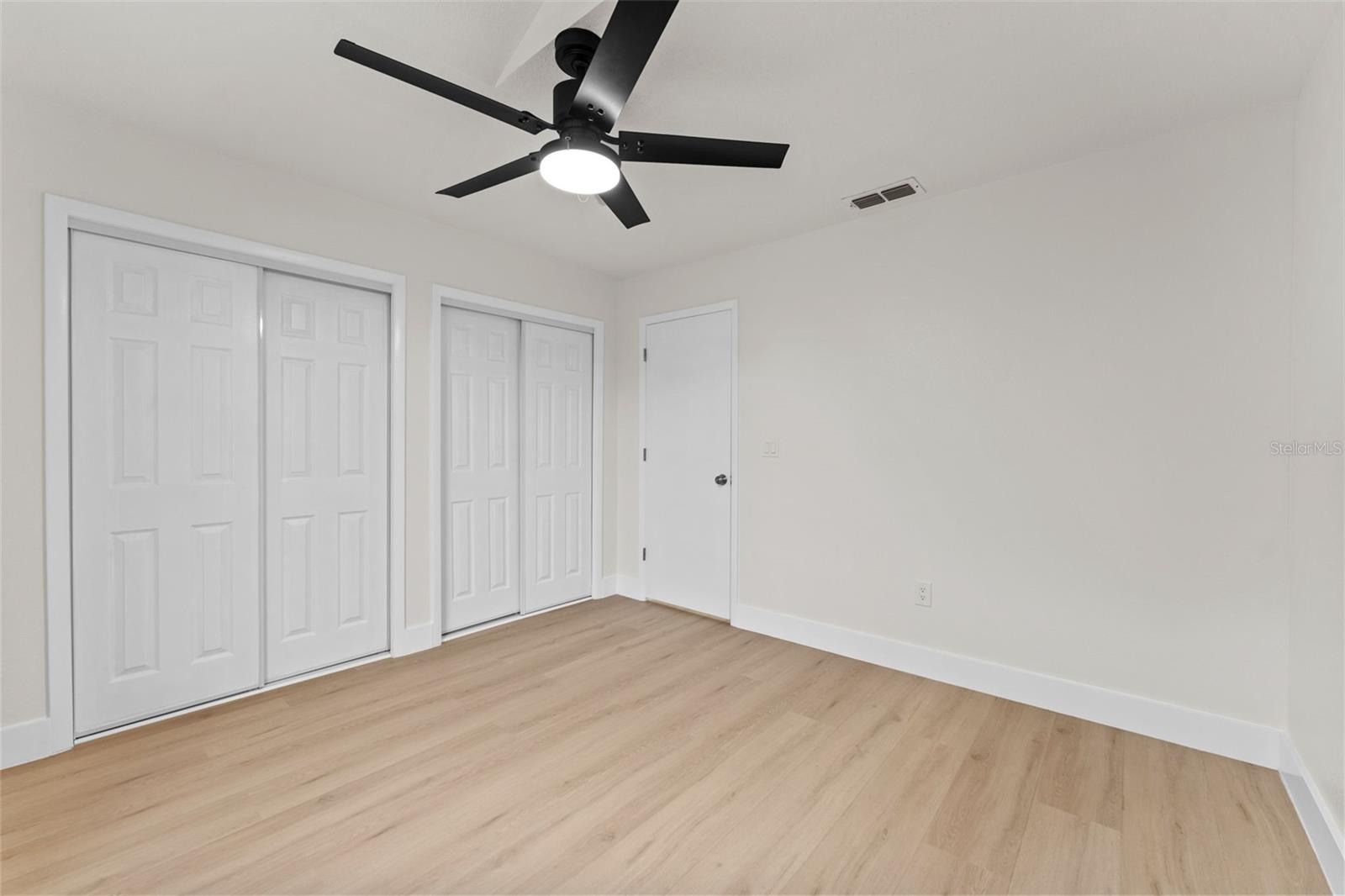 OVERLOOK - Residential Lease