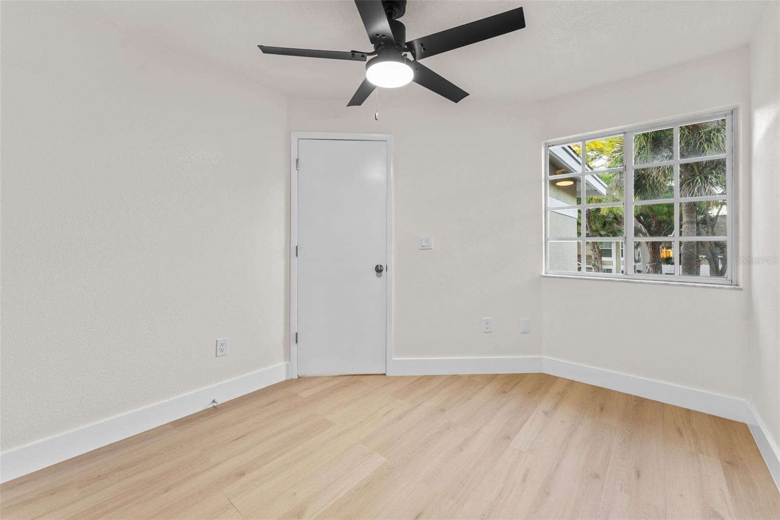 OVERLOOK - Residential Lease