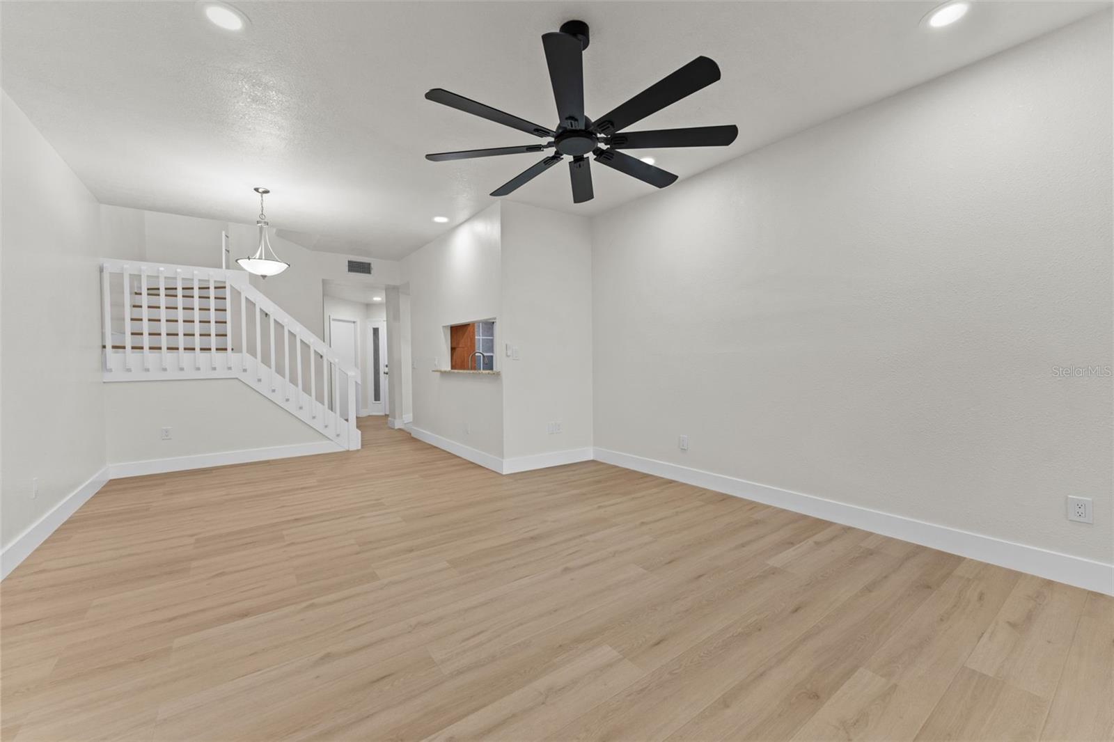 OVERLOOK - Residential Lease