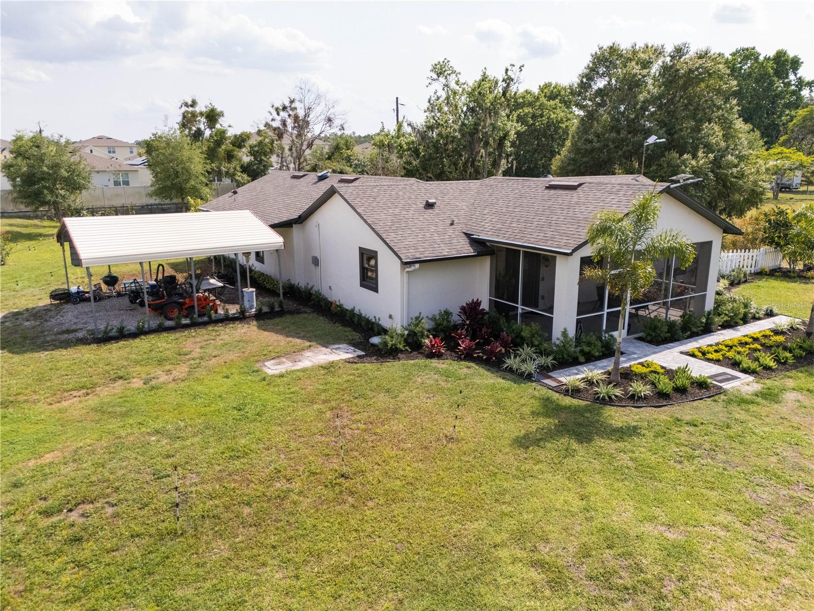 5365 RAMBLING ROAD