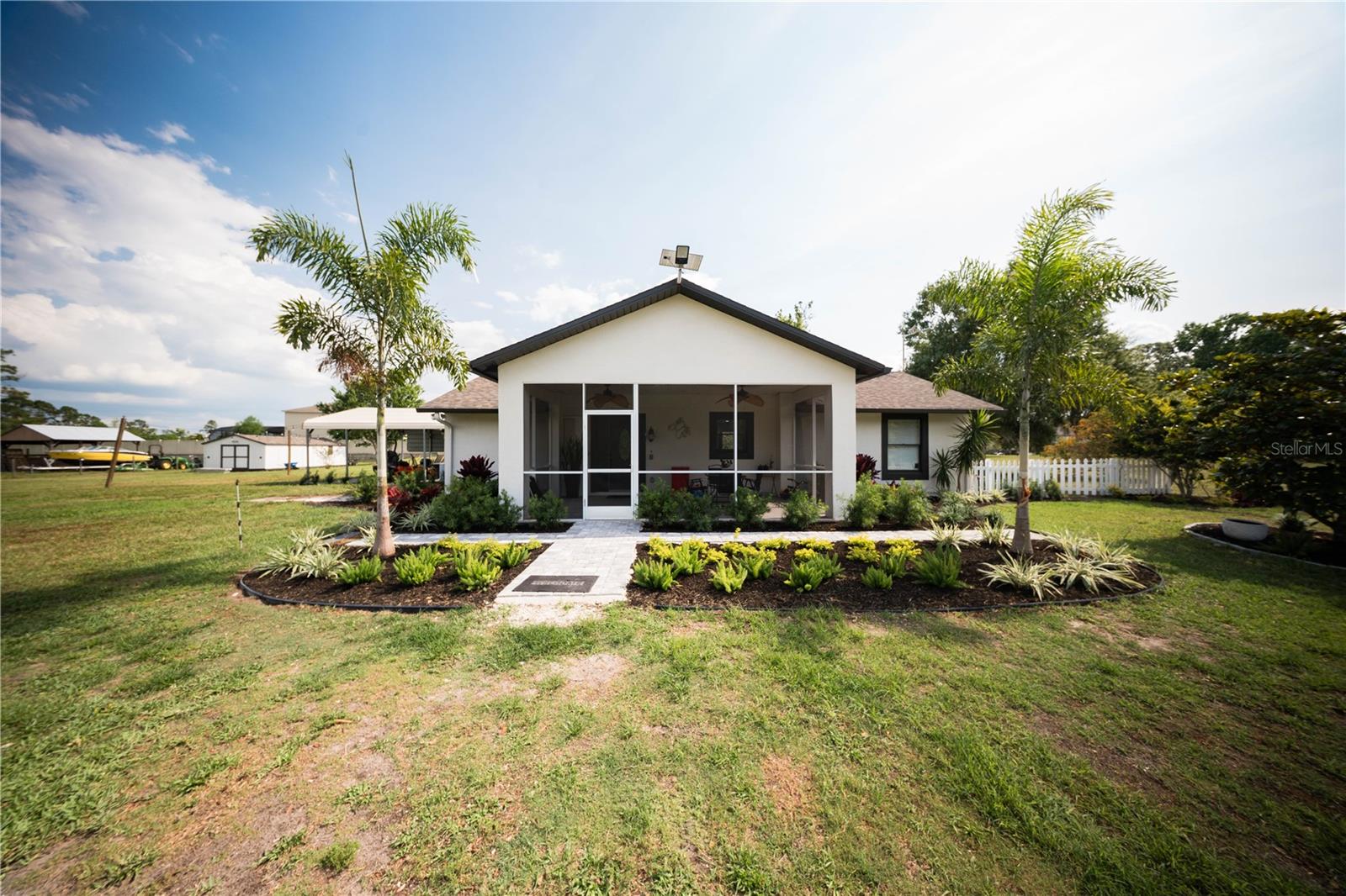 5365 RAMBLING ROAD