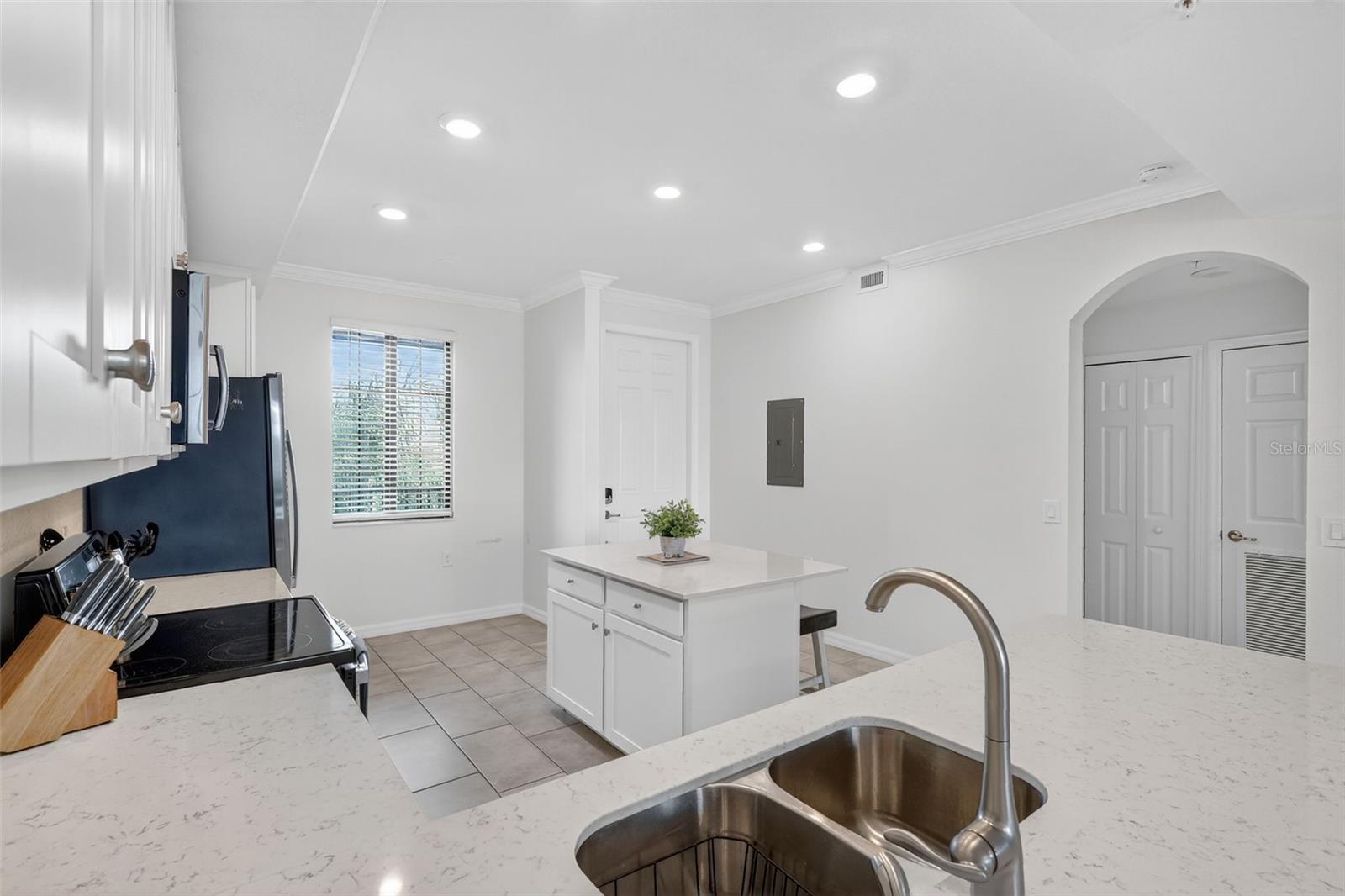 TERRACE VI AT LAKEWOOD NATIONAL PH II - Residential
