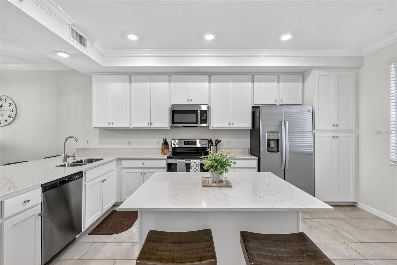 TERRACE VI AT LAKEWOOD NATIONAL PH II - Residential