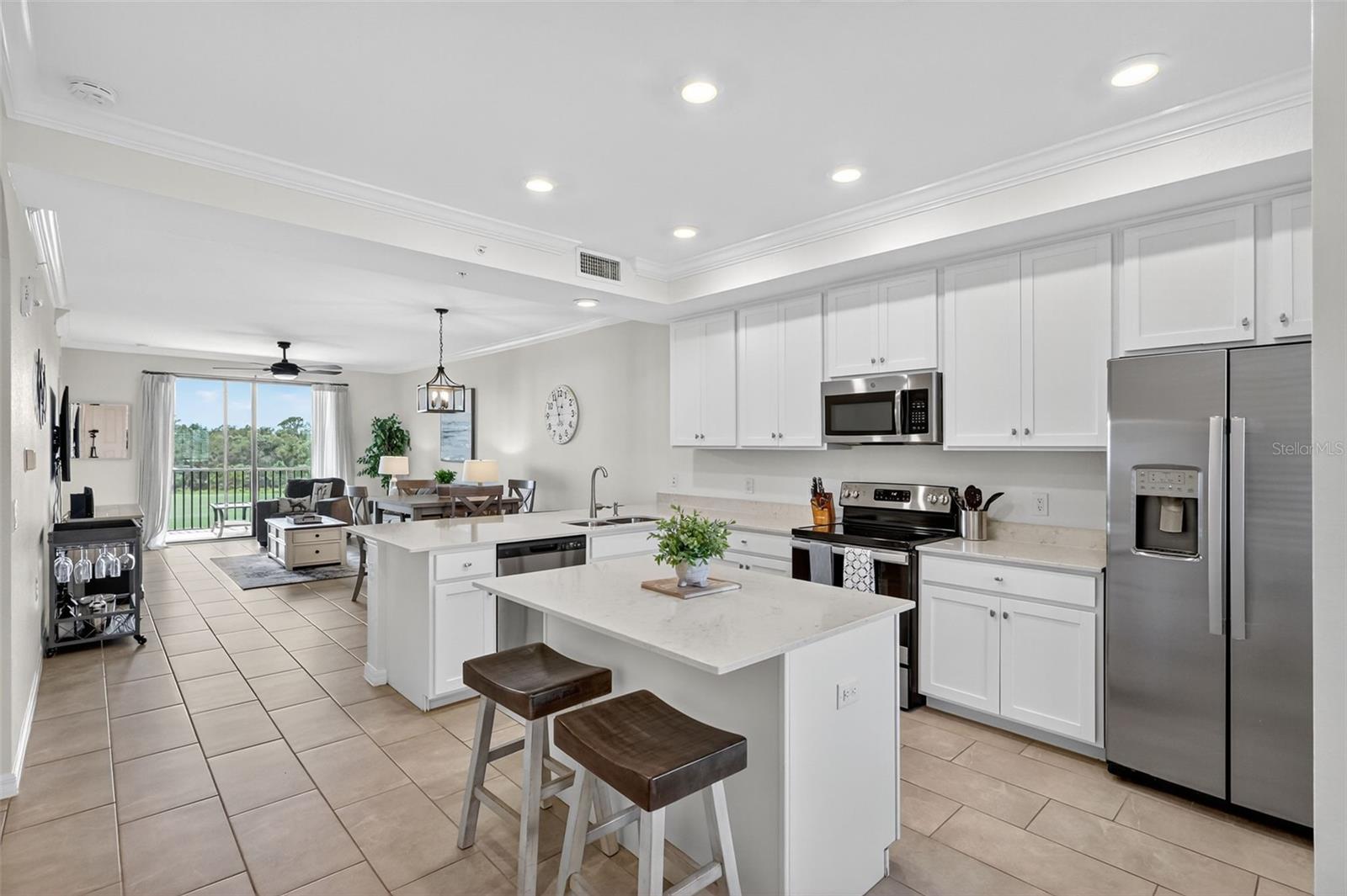 TERRACE VI AT LAKEWOOD NATIONAL PH II - Residential