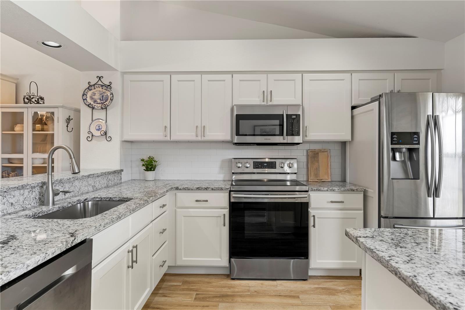 SPINNAKER POINT PH 03 BLDG 01 - Residential