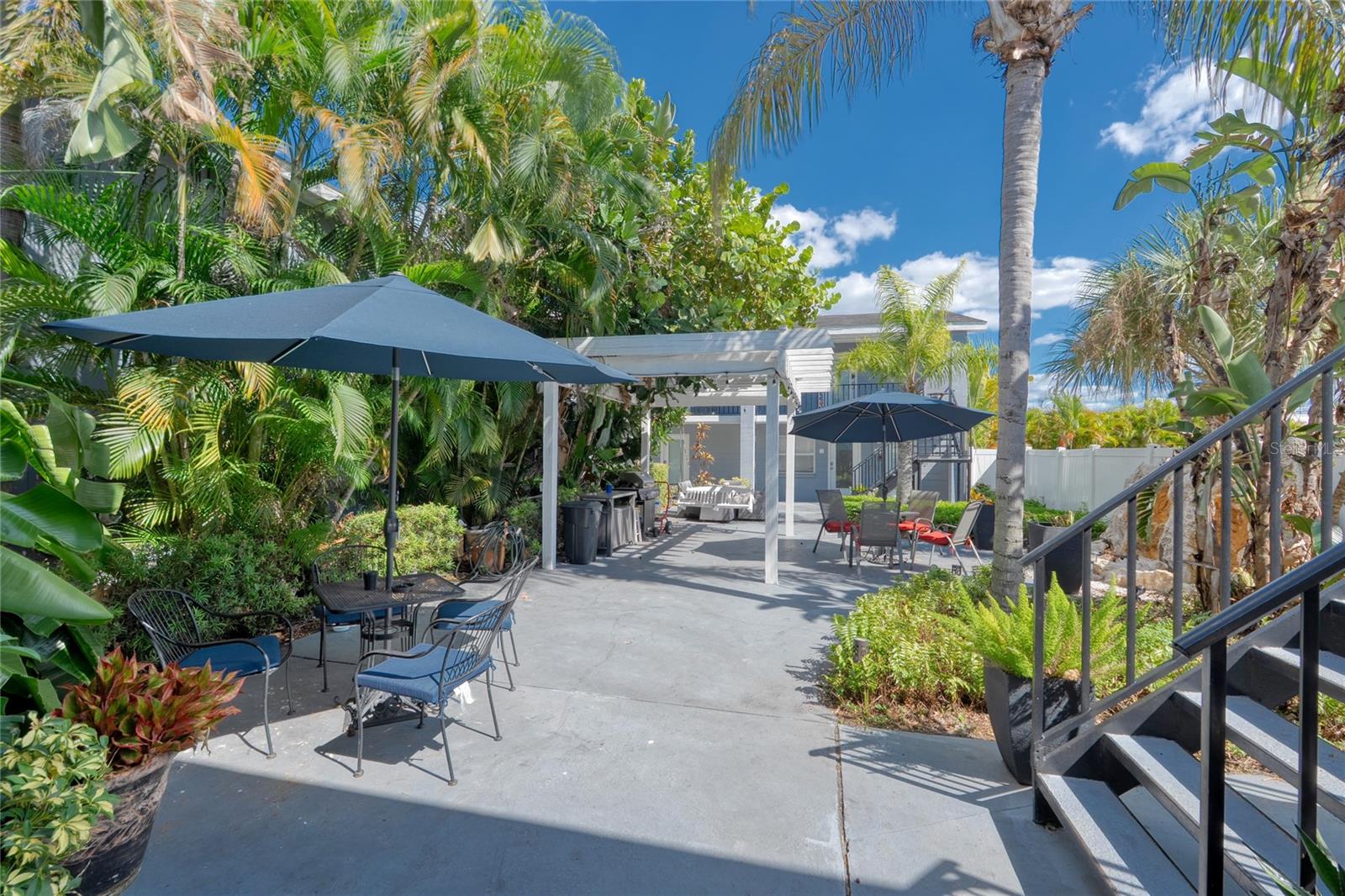 OAKFORD - Residential Income