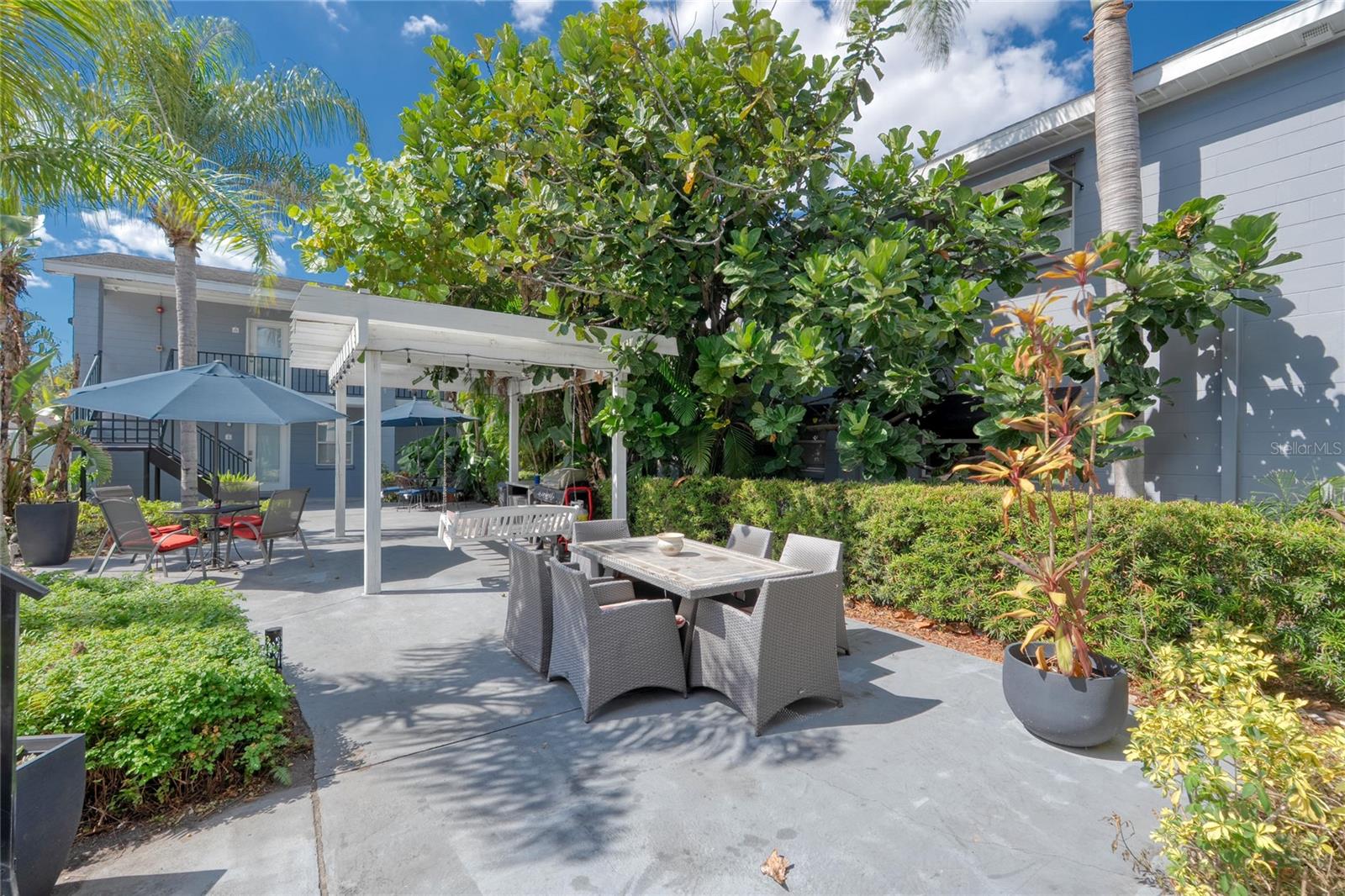 OAKFORD - Residential Income