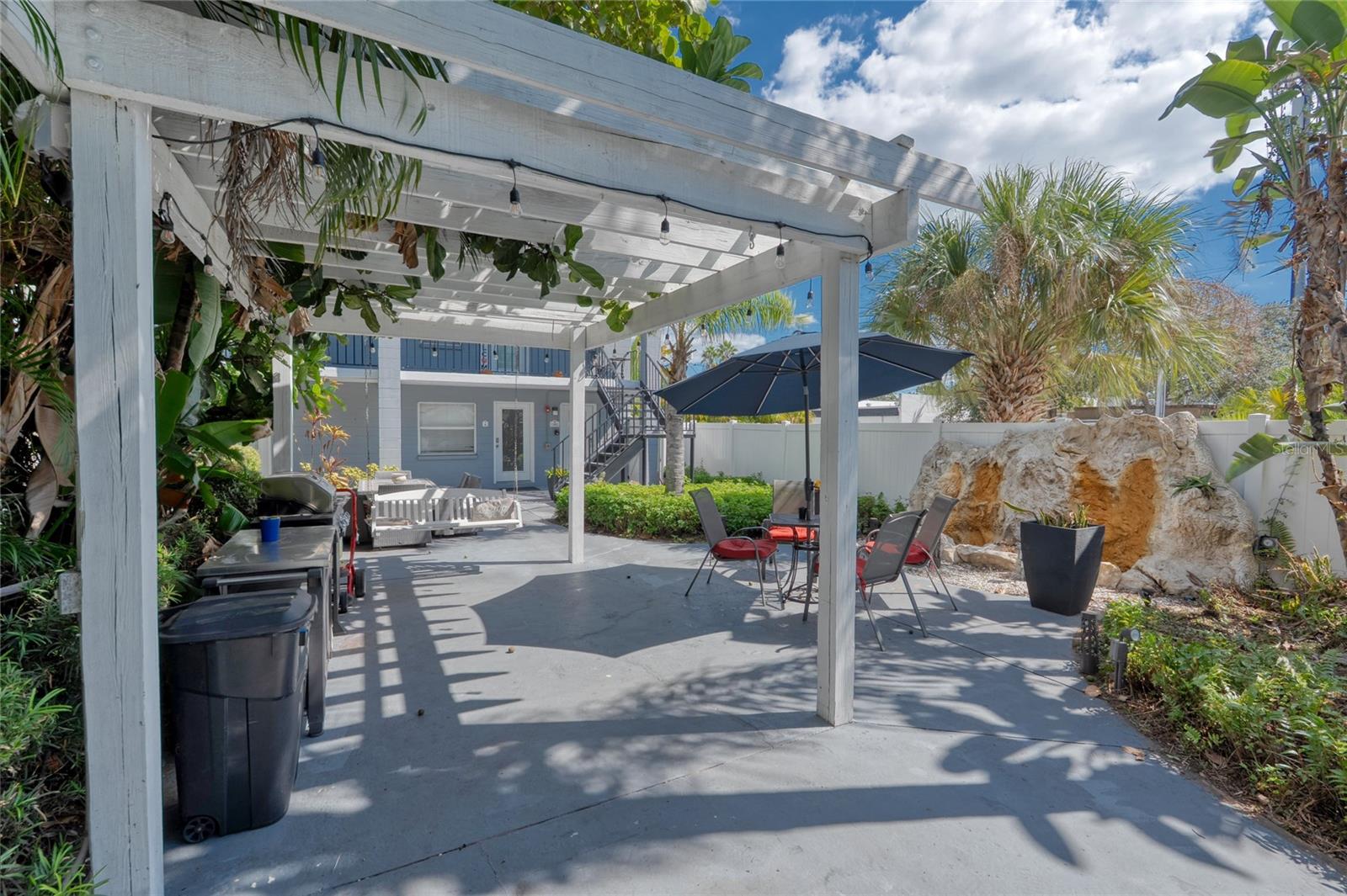 OAKFORD - Residential Income