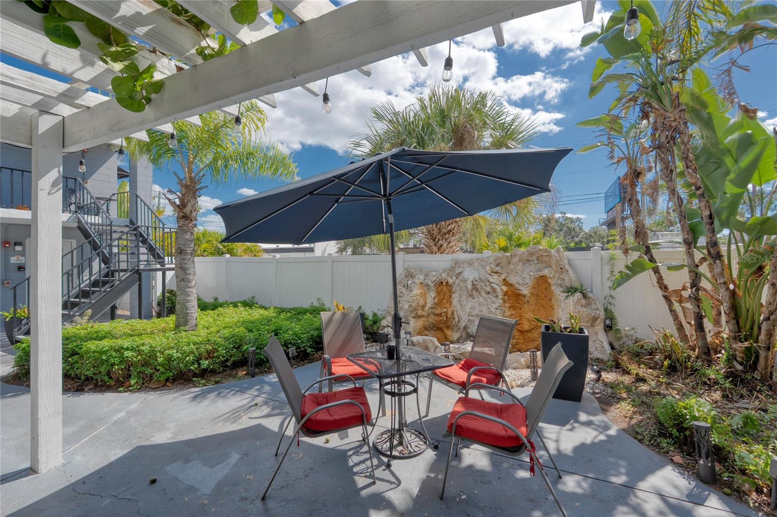 OAKFORD - Residential Income