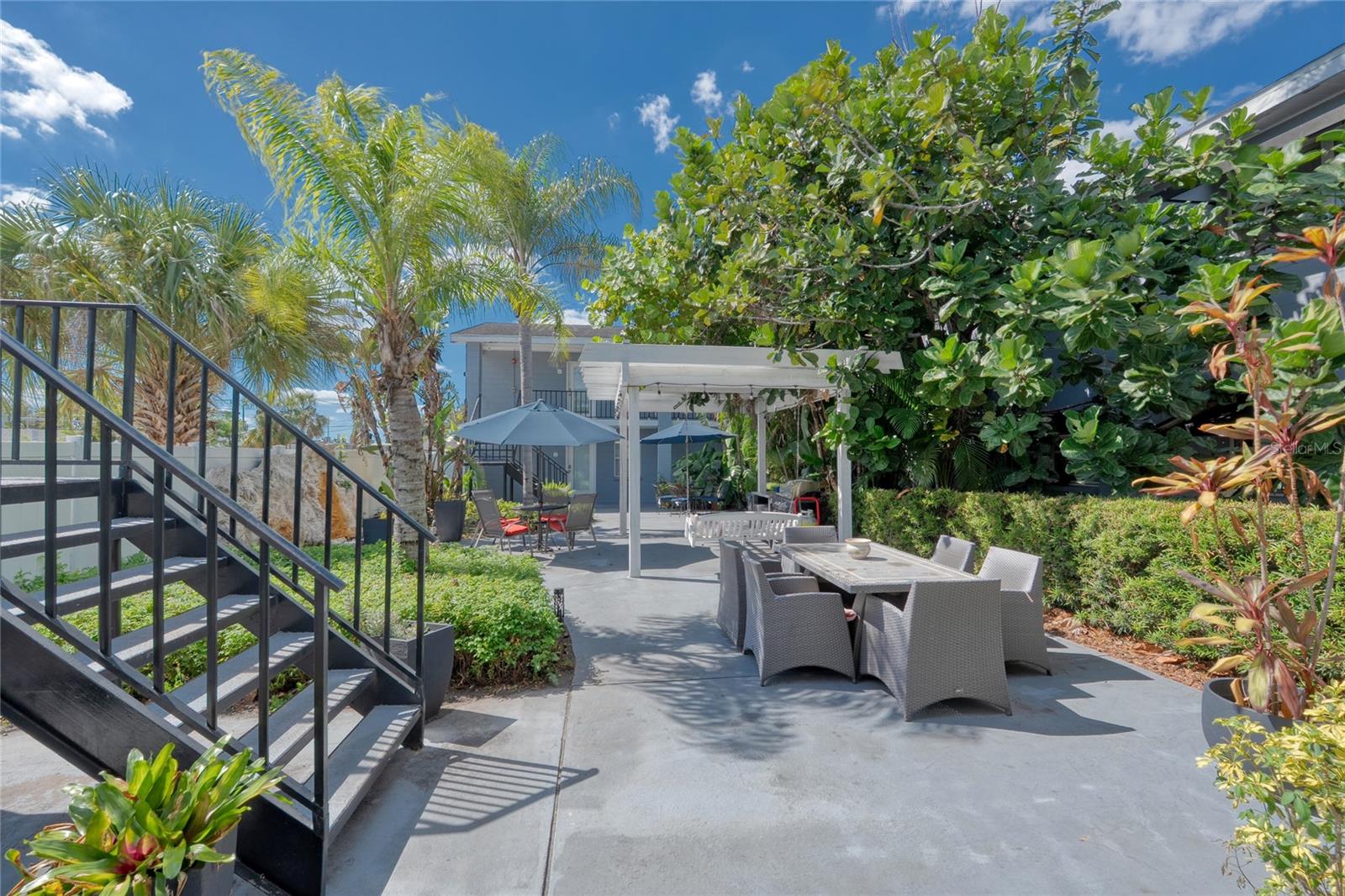 OAKFORD - Residential Income