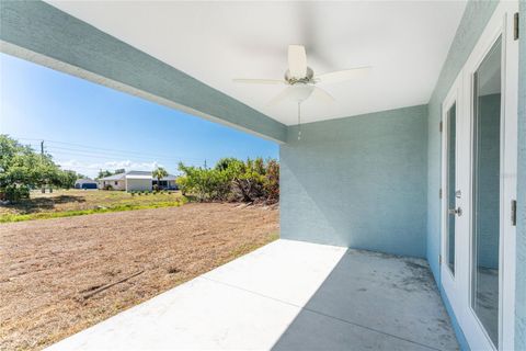 A home in PORT CHARLOTTE