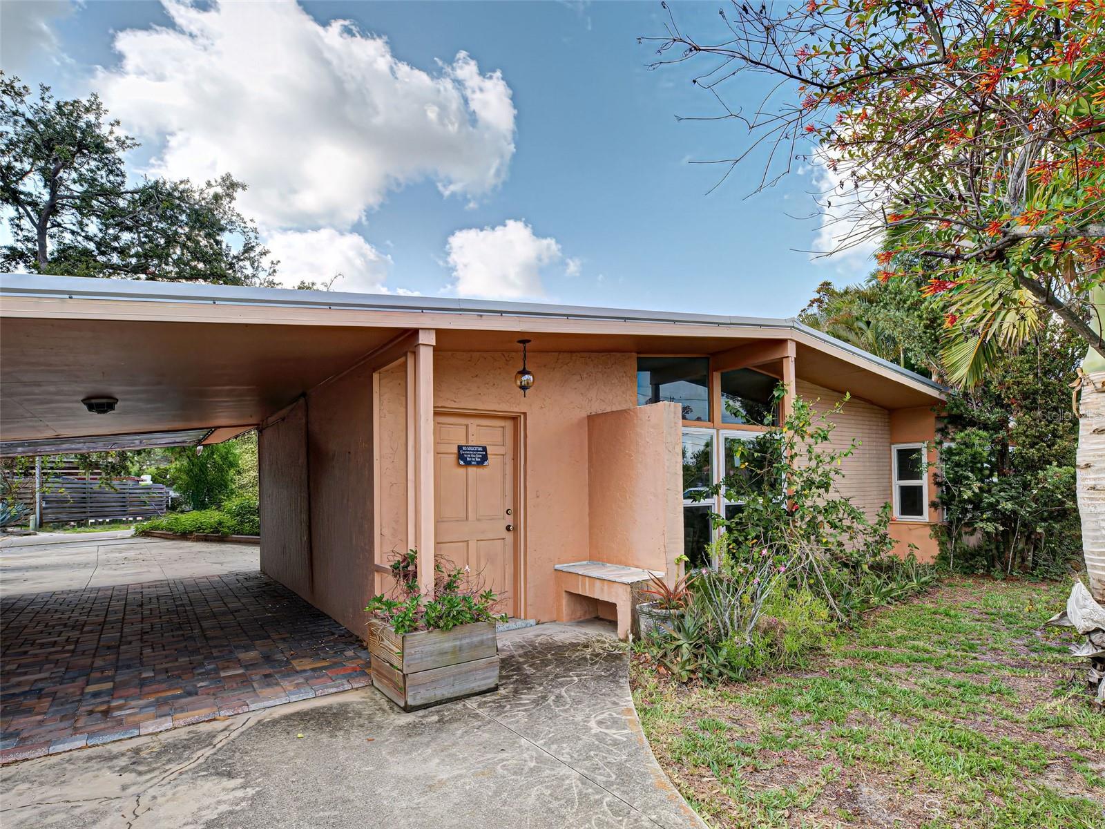 602 BONITO AVE