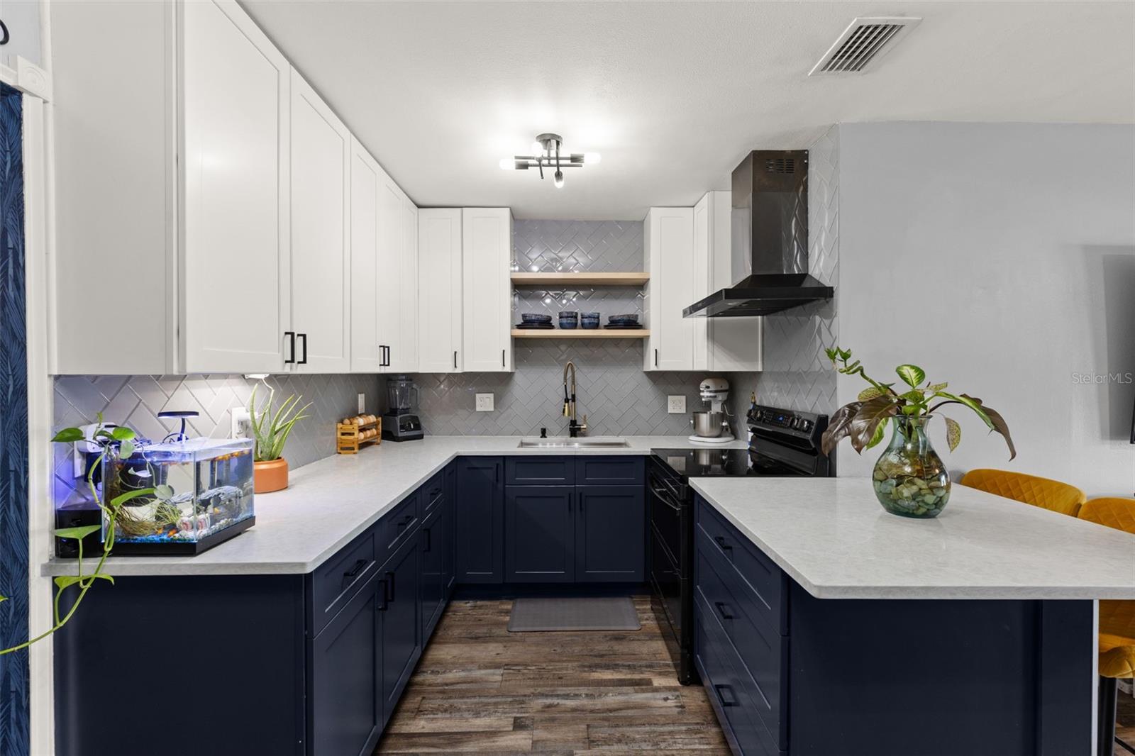 GOLDEN ESTATES - Residential