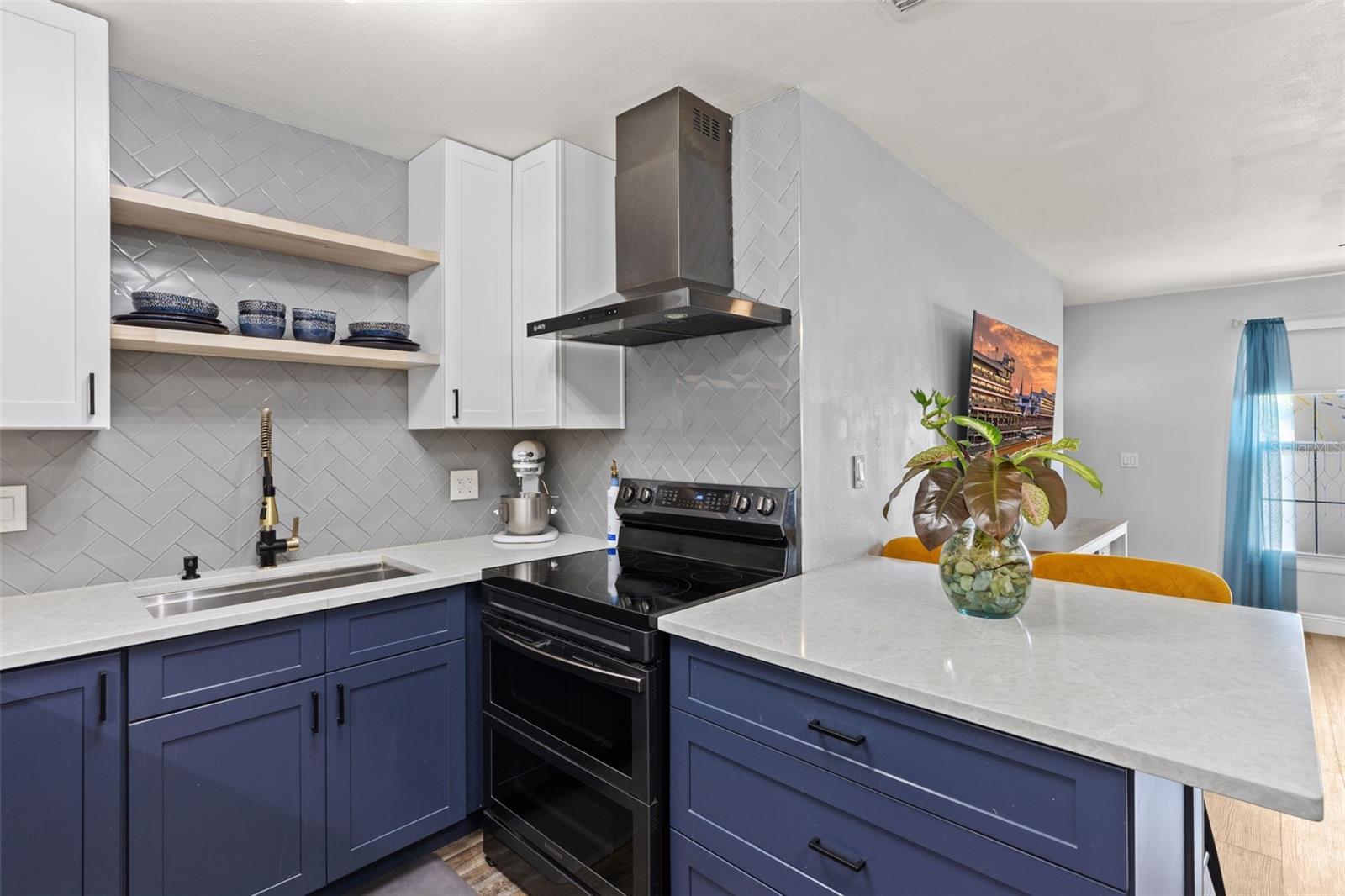 GOLDEN ESTATES - Residential