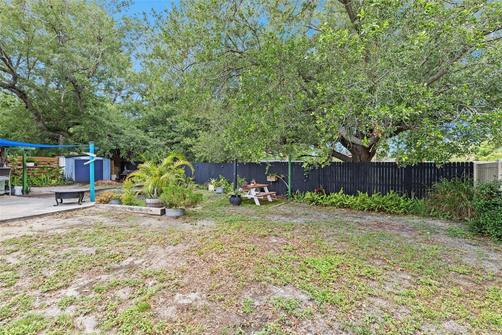 GOLDEN ESTATES - Residential