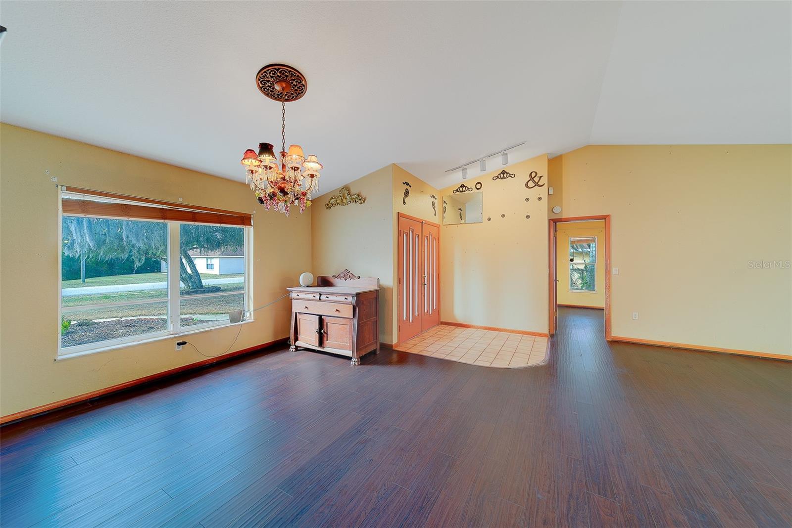 SPRING HILL - Residential