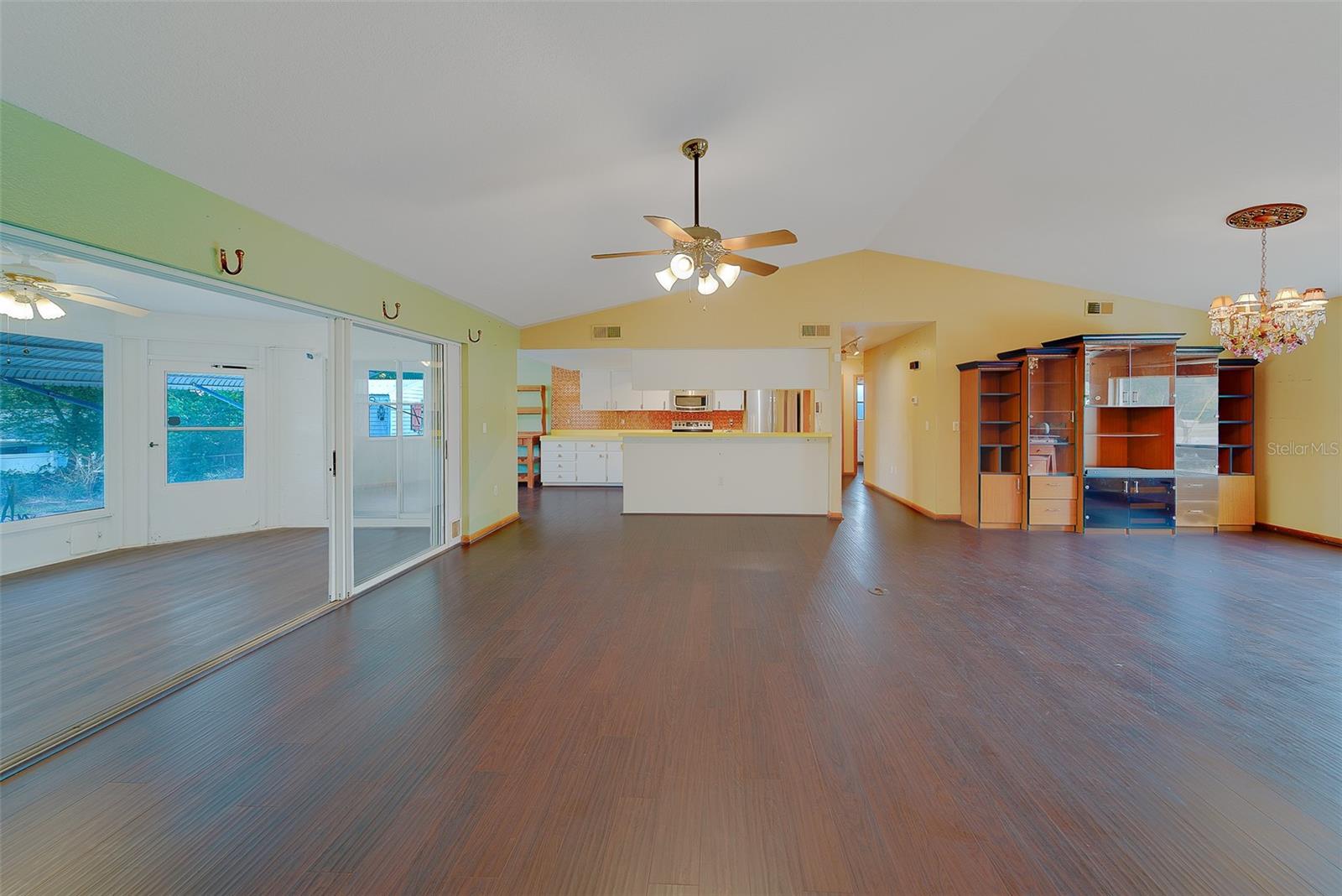 SPRING HILL - Residential